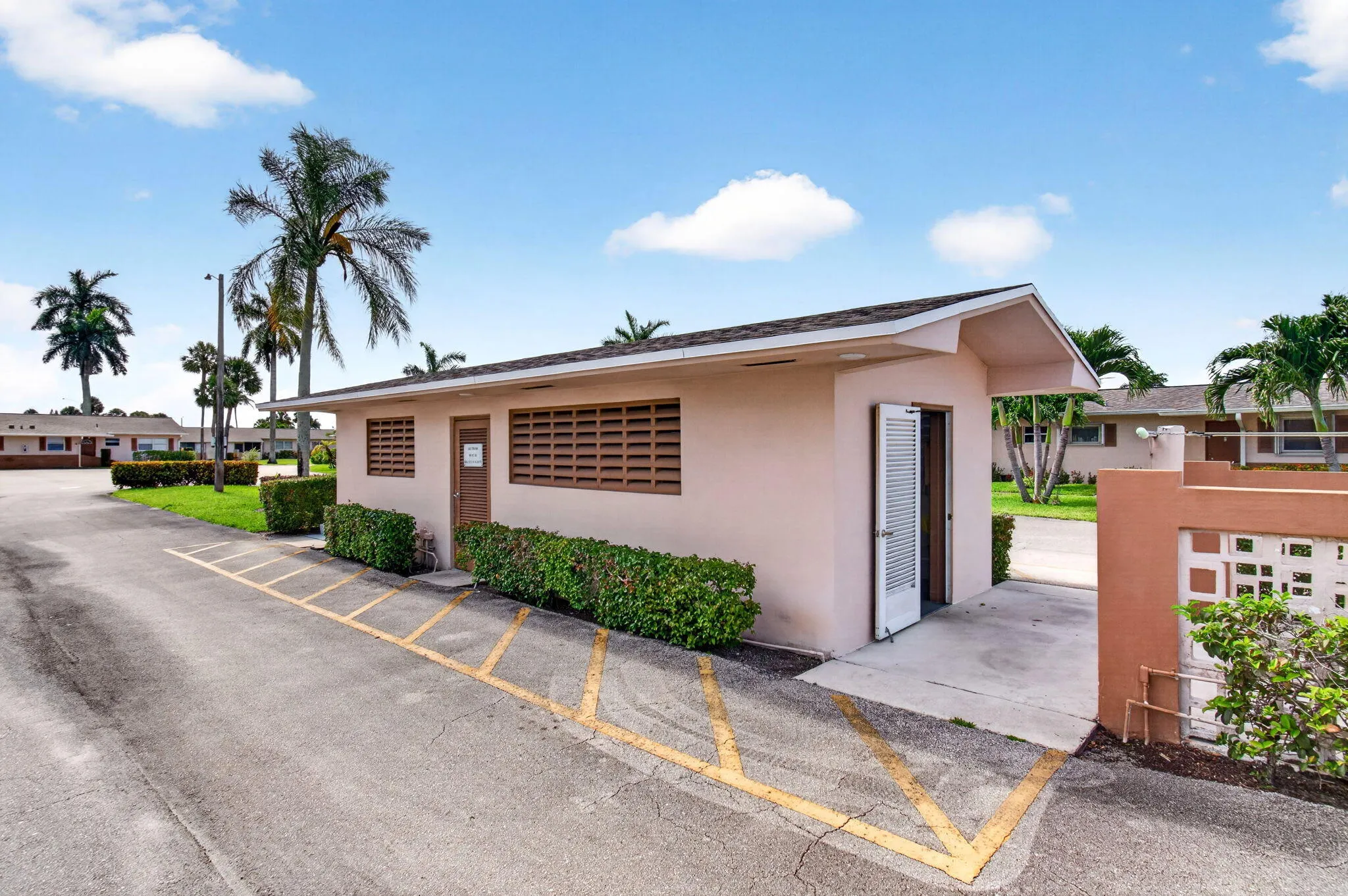 2533 Dudley Dr #Unit E