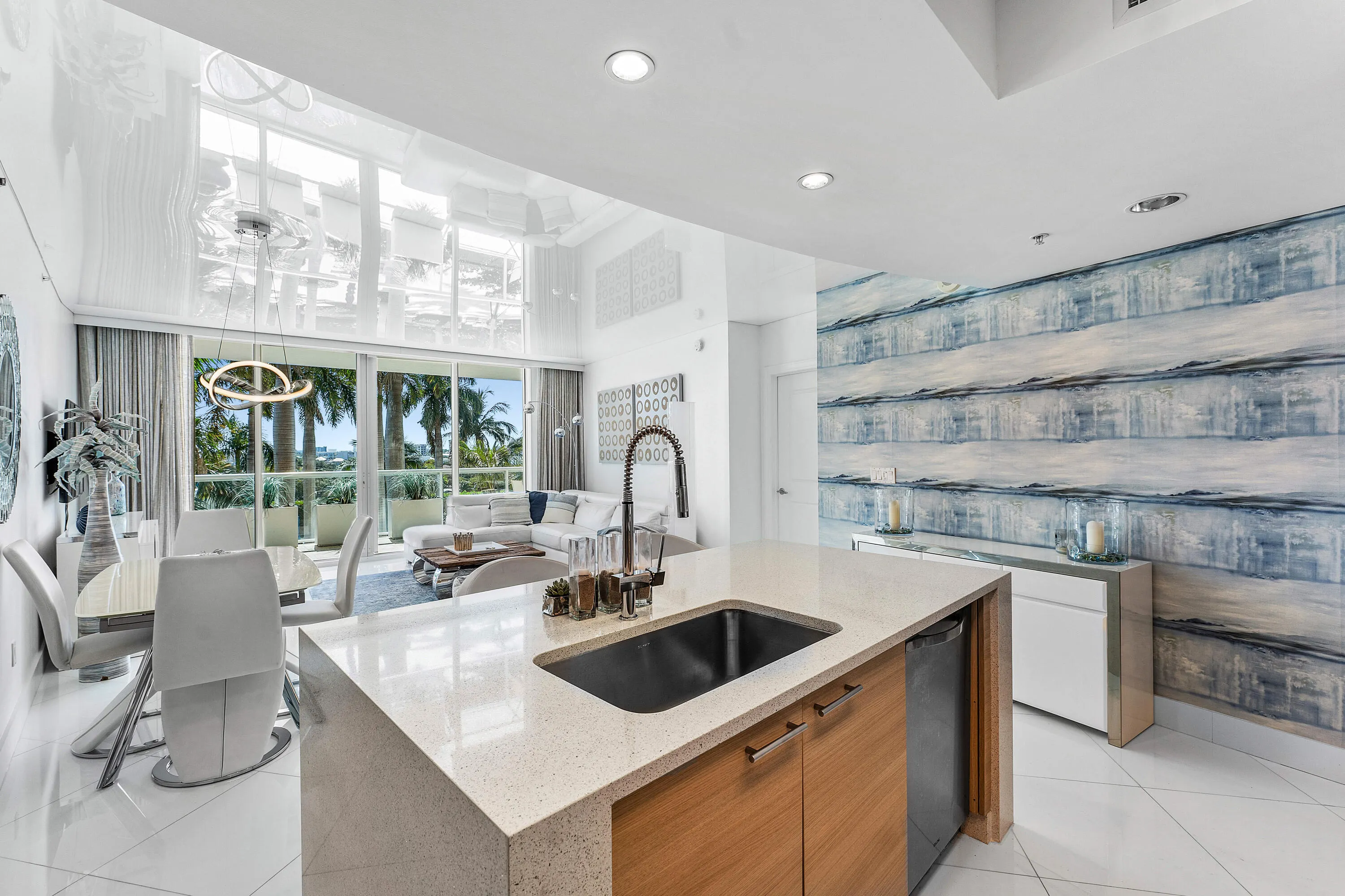 1 N Ocean Boulevard #513
