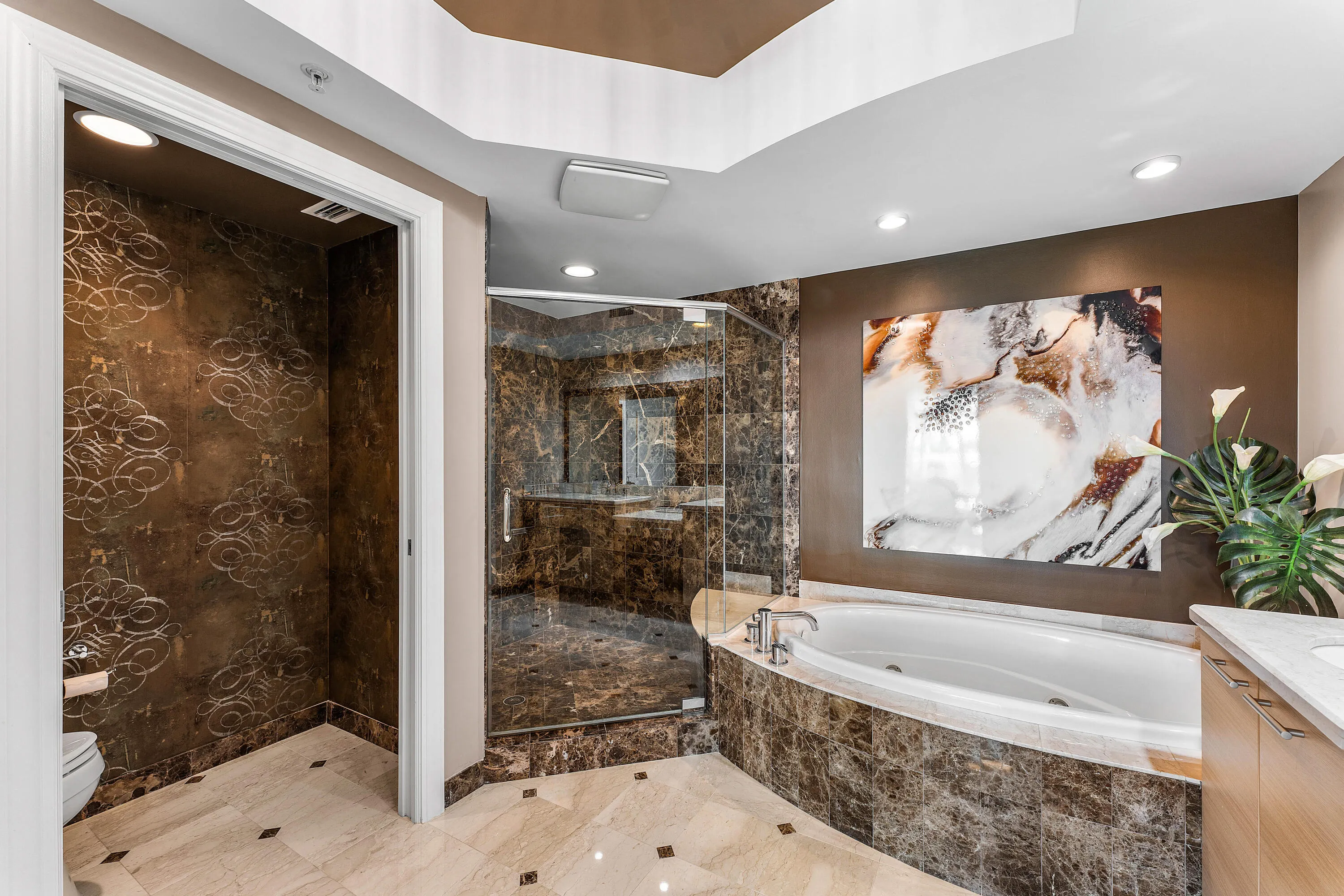 1 N Ocean Boulevard #513