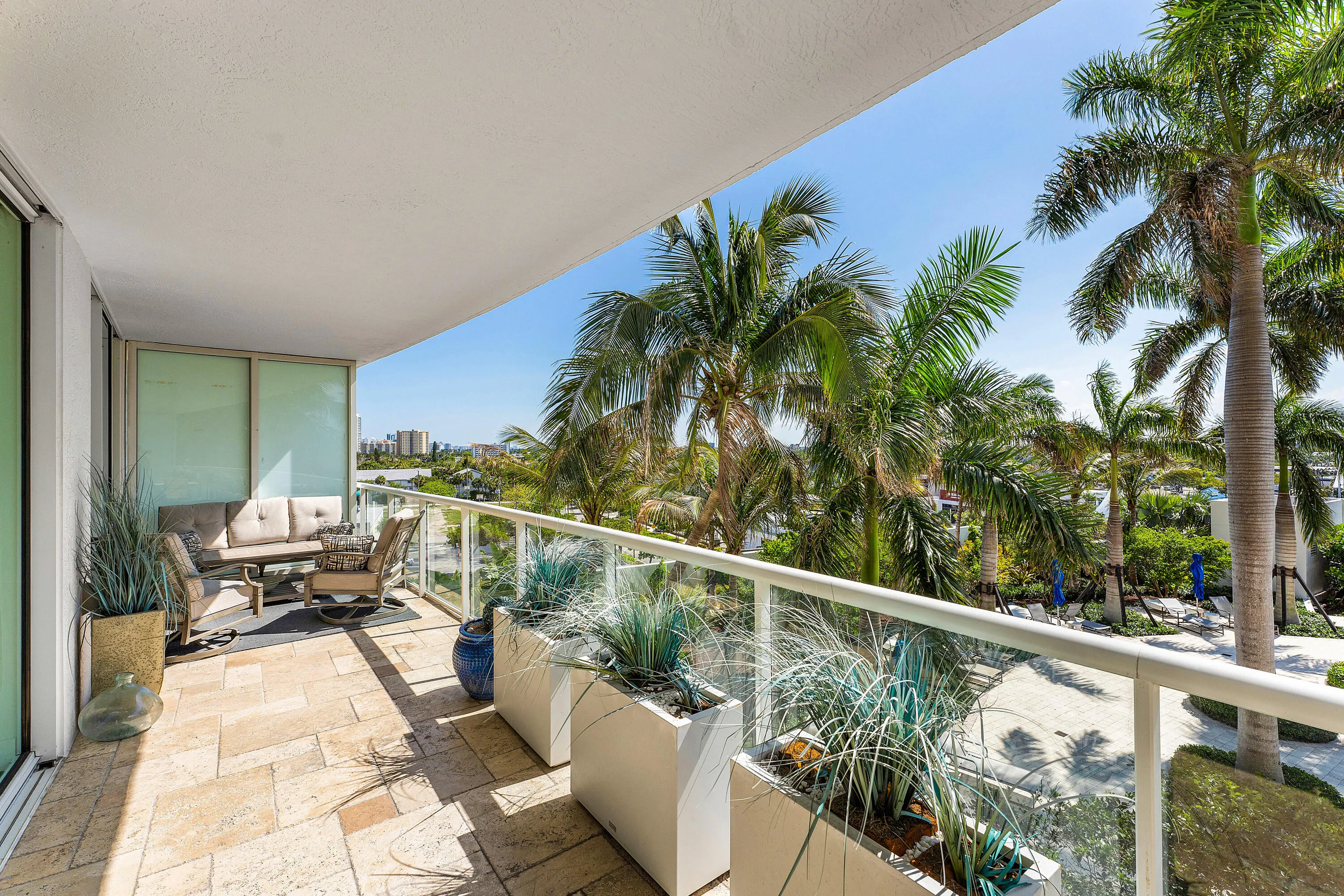1 N Ocean Boulevard #513