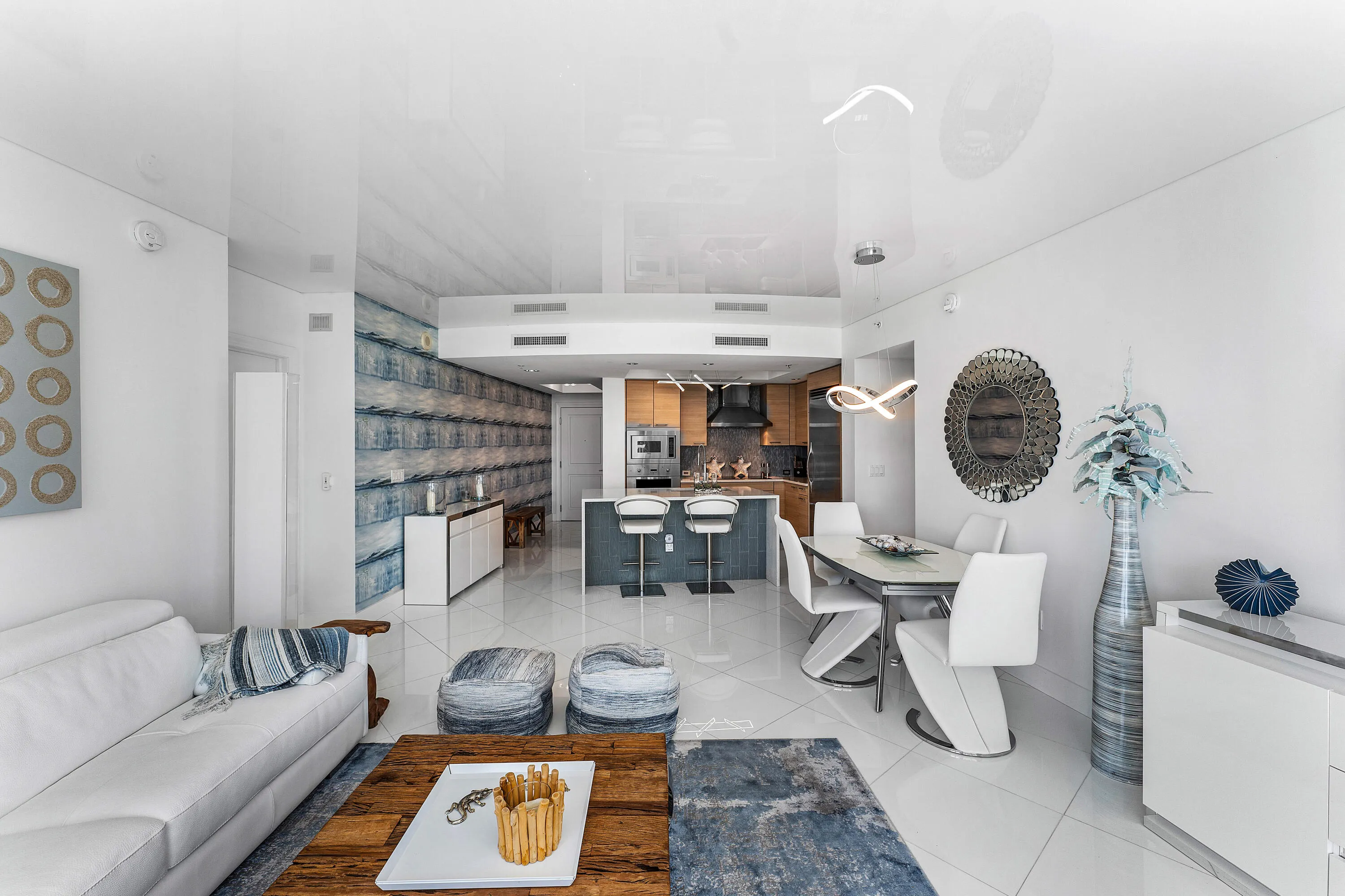 1 N Ocean Boulevard #513