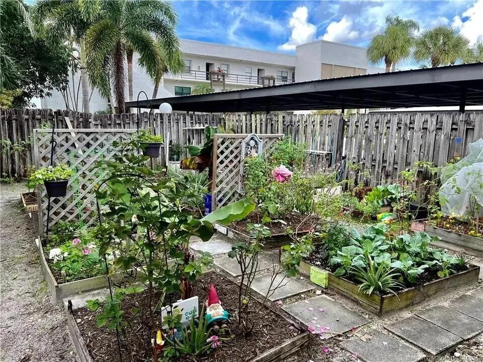 1950 SW Palm City Road #8-106