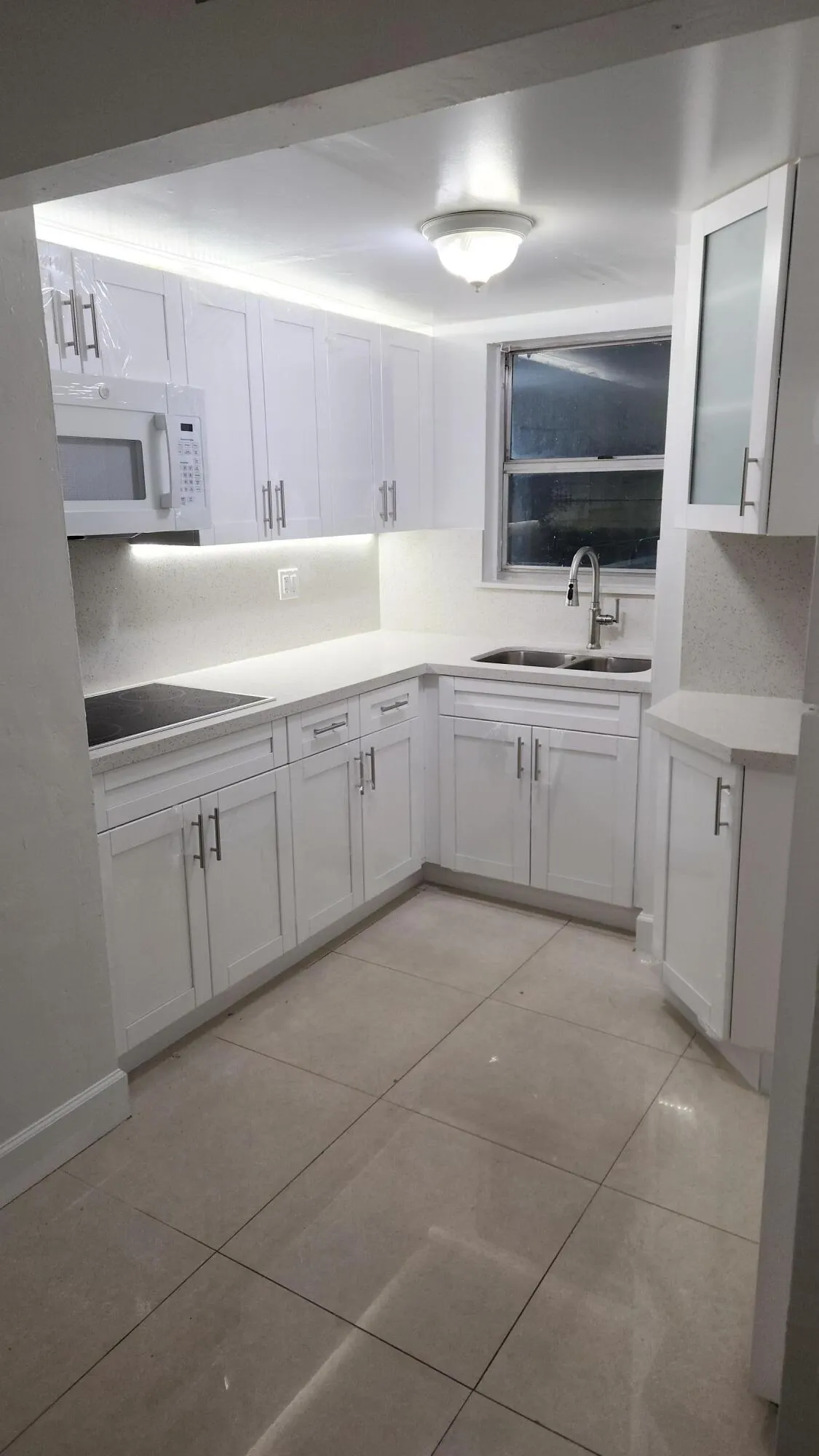 210 Fontainebleau Boulevard #311