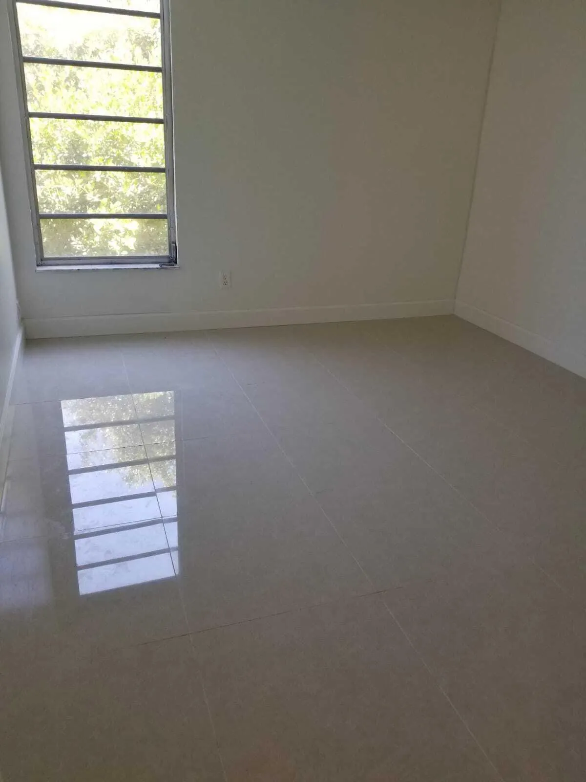 210 Fontainebleau Boulevard #311