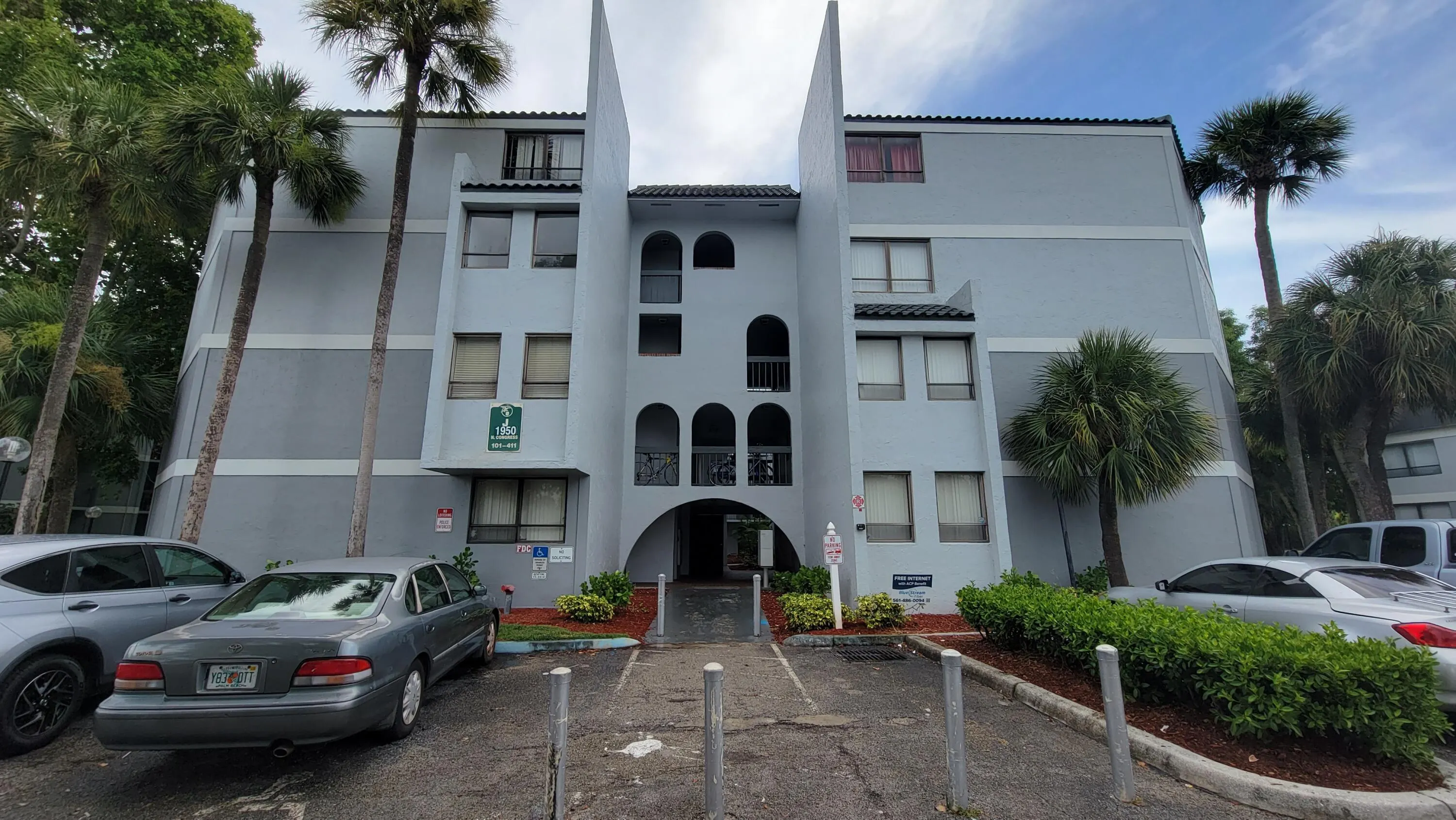 1950 N Congress Avenue #206