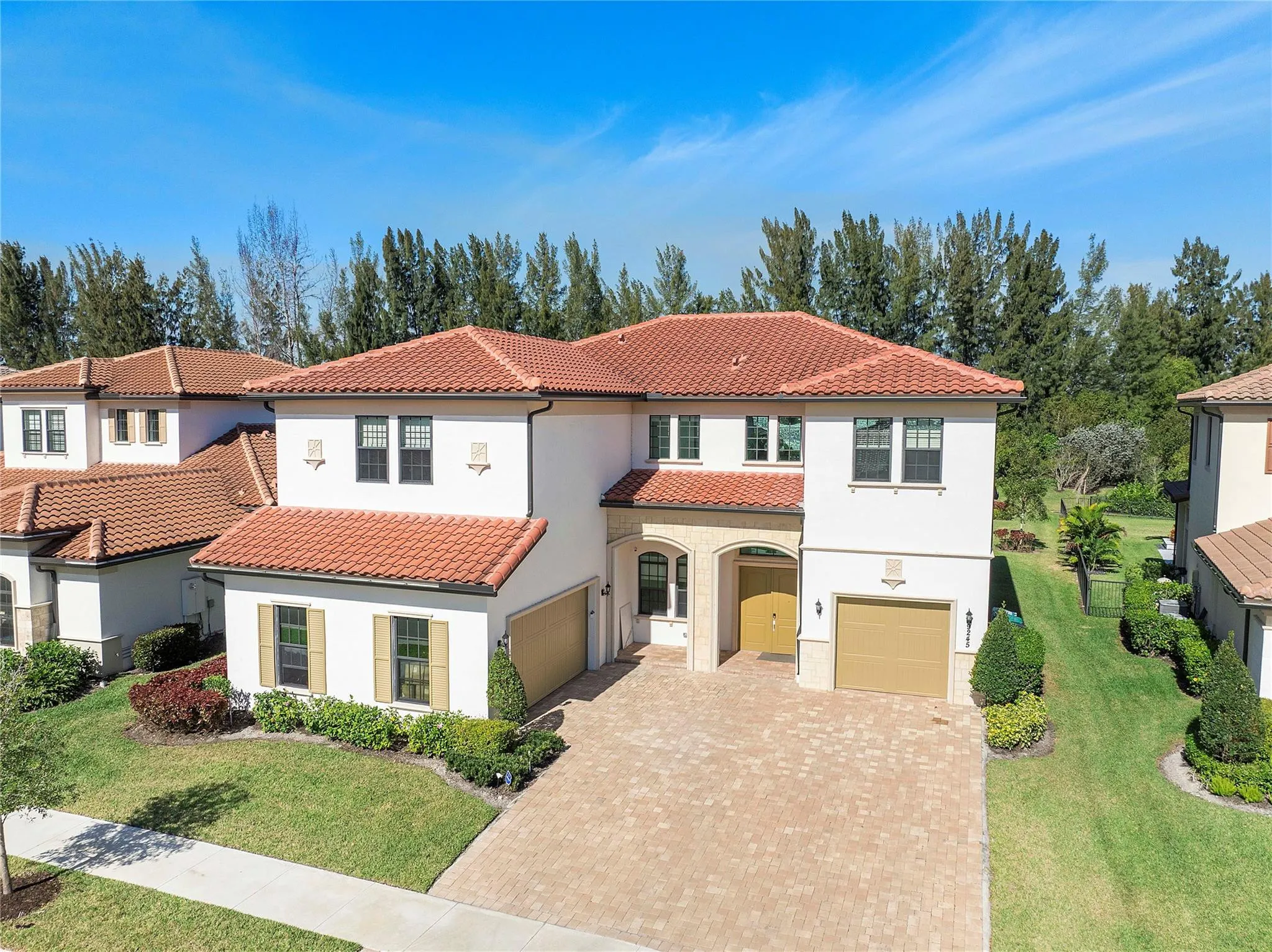 9245 W Parkland Bay Trail