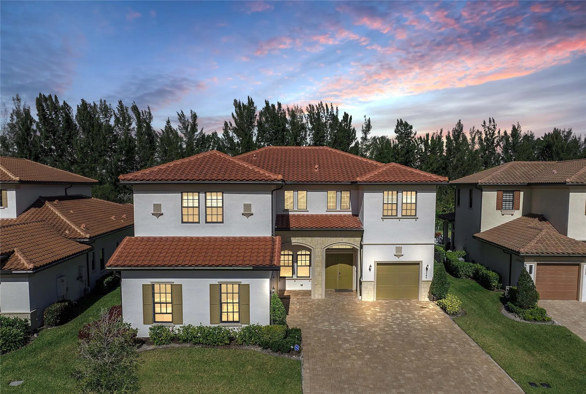 9245 W Parkland Bay Trail