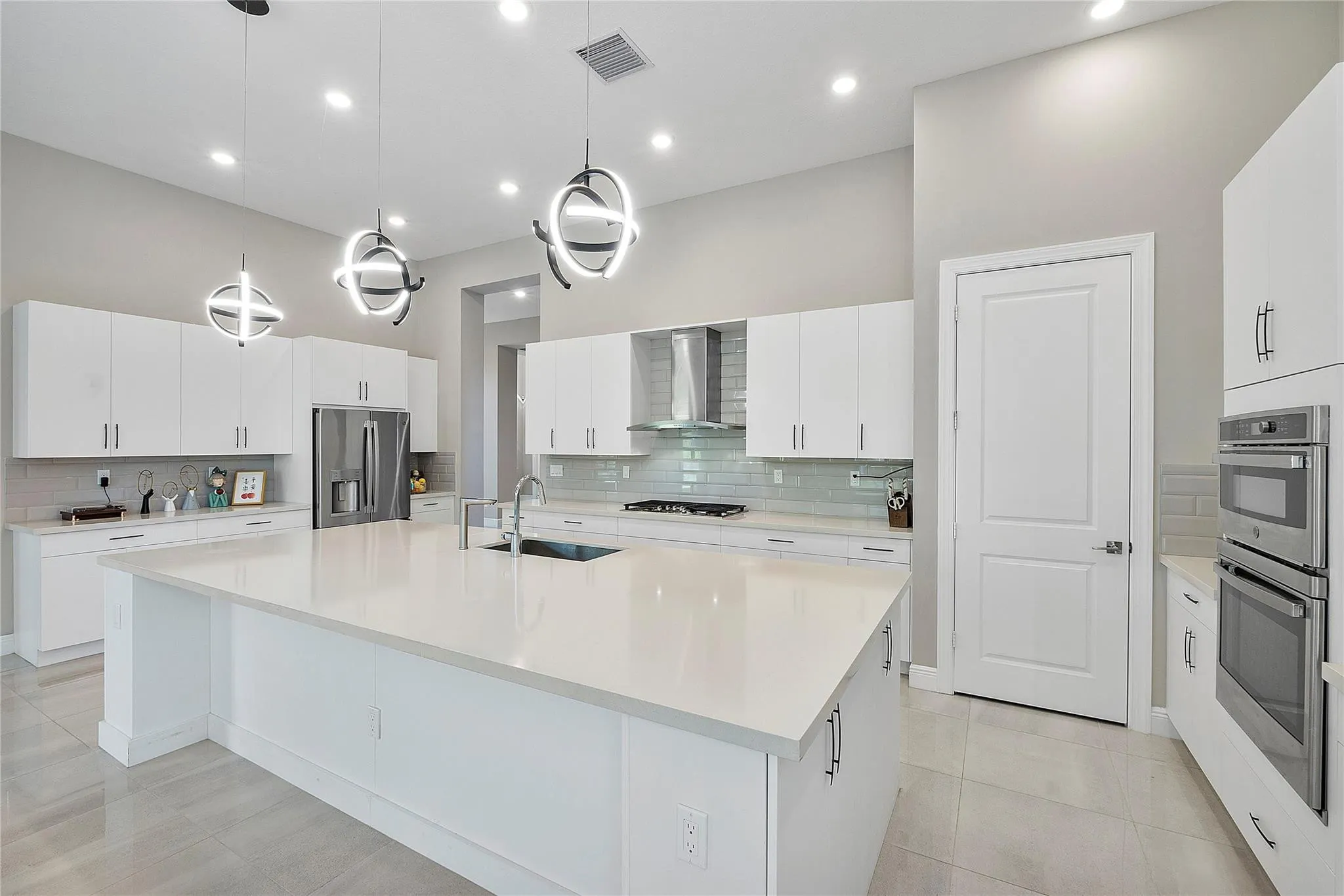 9245 W Parkland Bay Trail