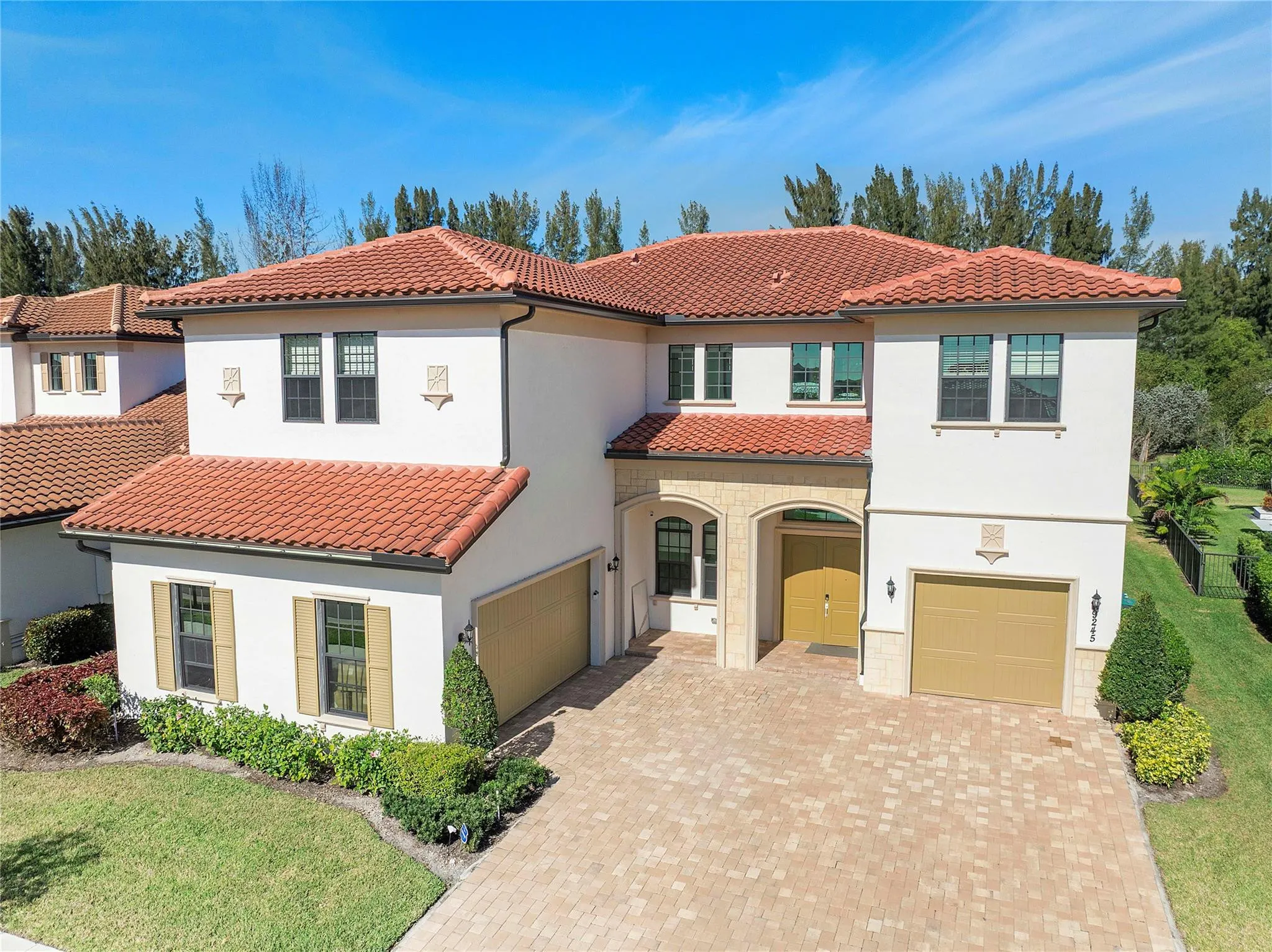 9245 W Parkland Bay Trail