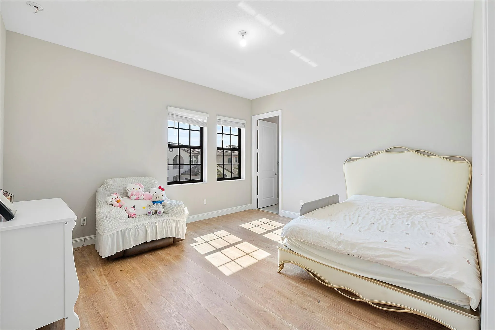 9245 W Parkland Bay Trail