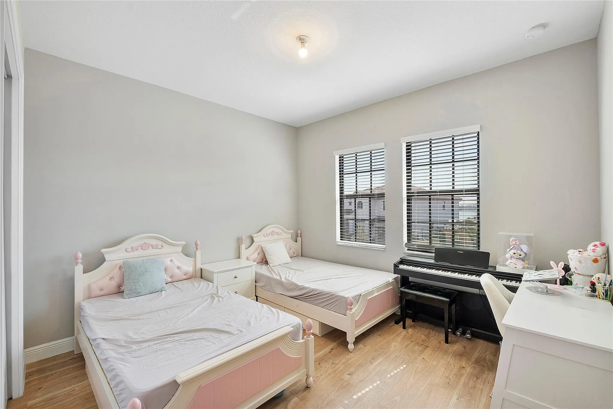 9245 W Parkland Bay Trail