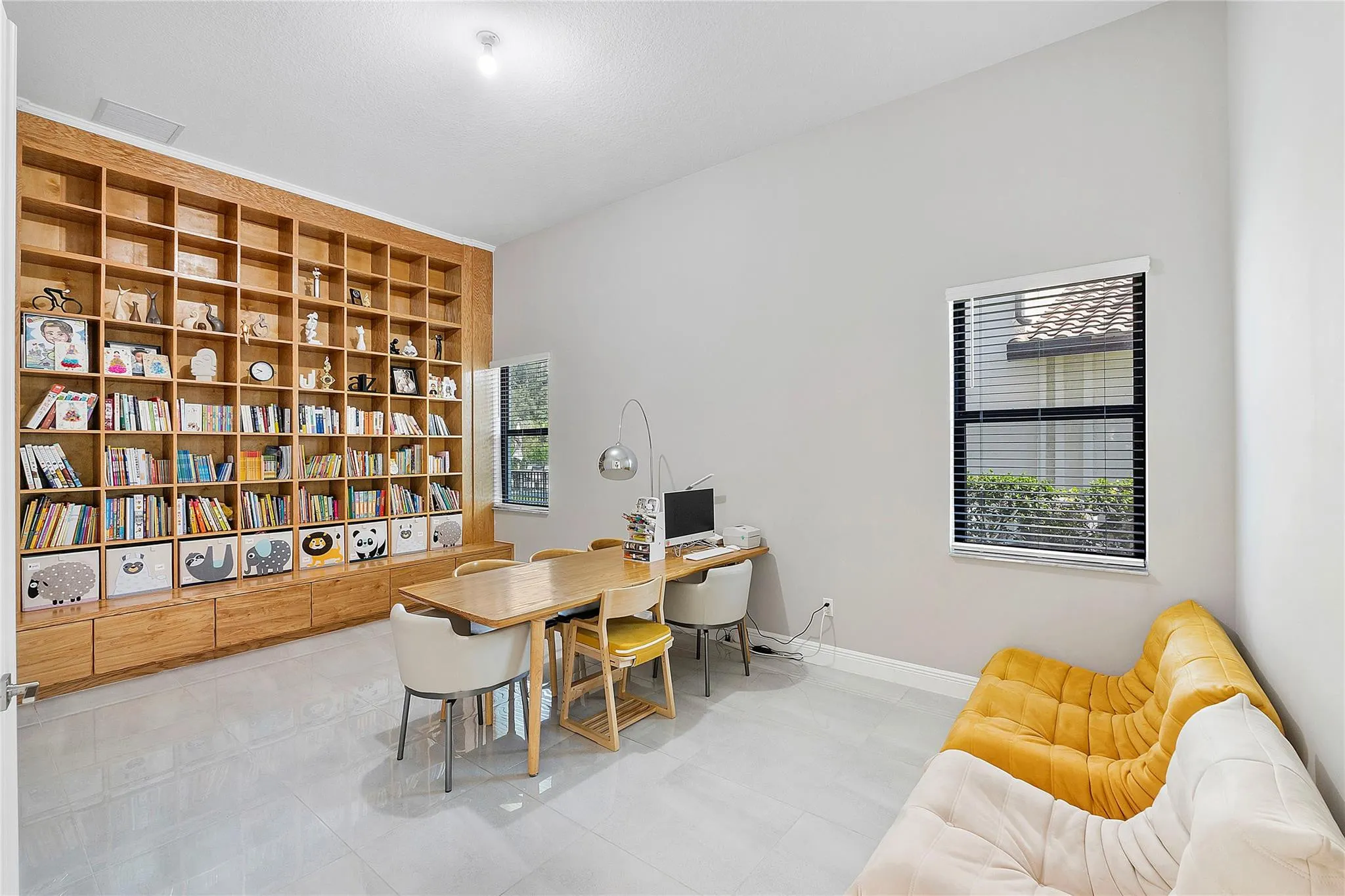 9245 W Parkland Bay Trail