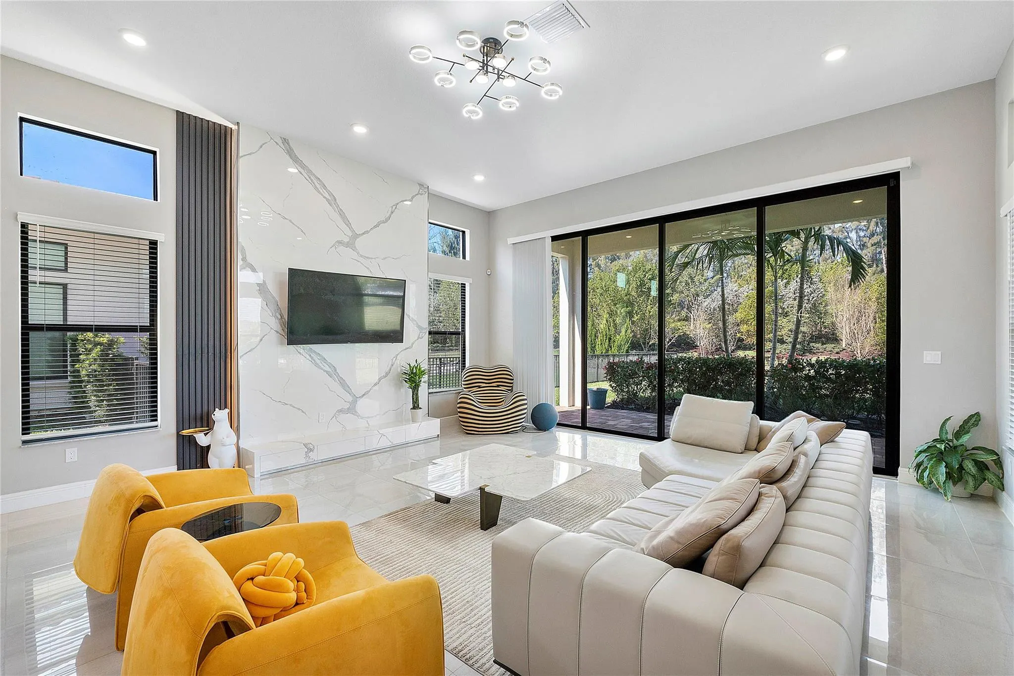 9245 W Parkland Bay Trail