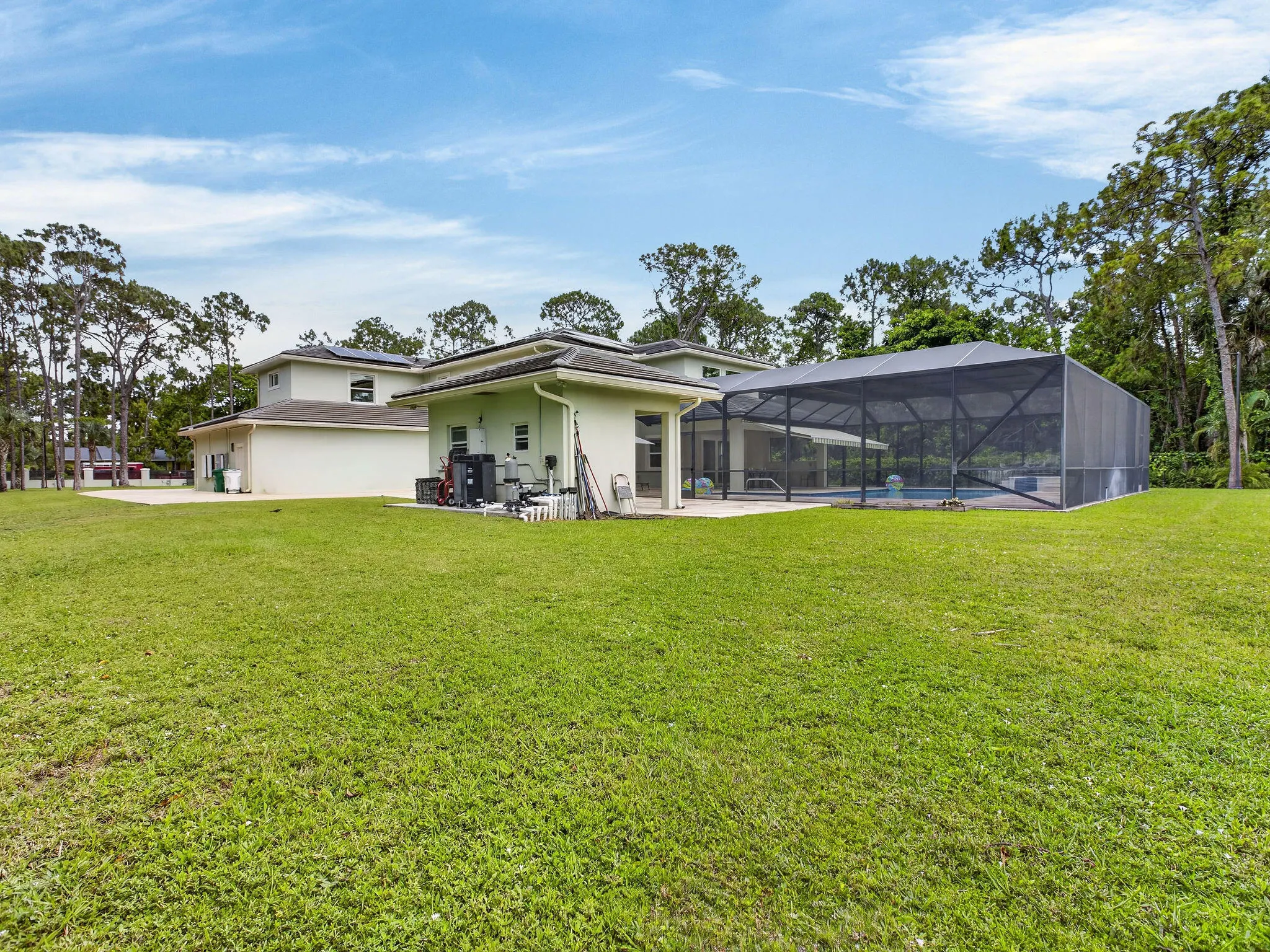6077 NW 71st Terrace