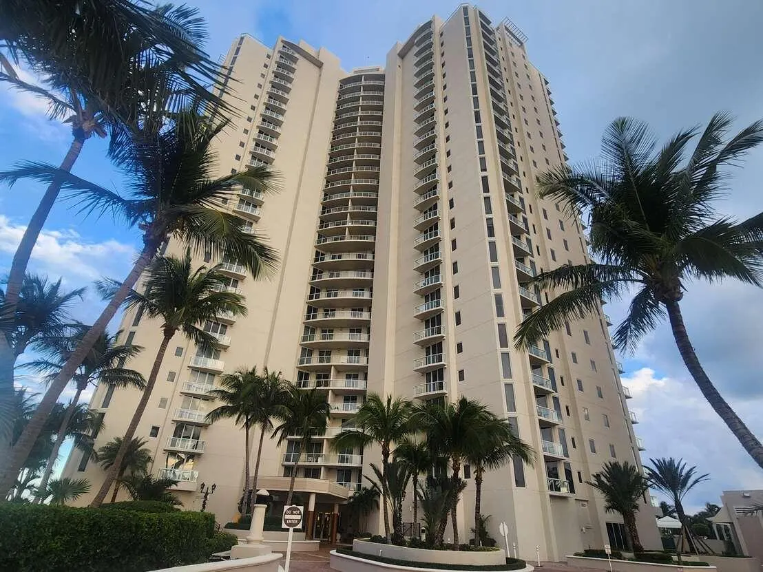 2700 N Ocean Drive #2501a