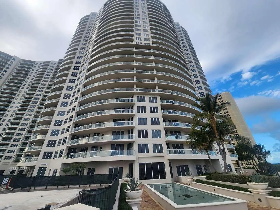 2700 N Ocean Drive #2501a