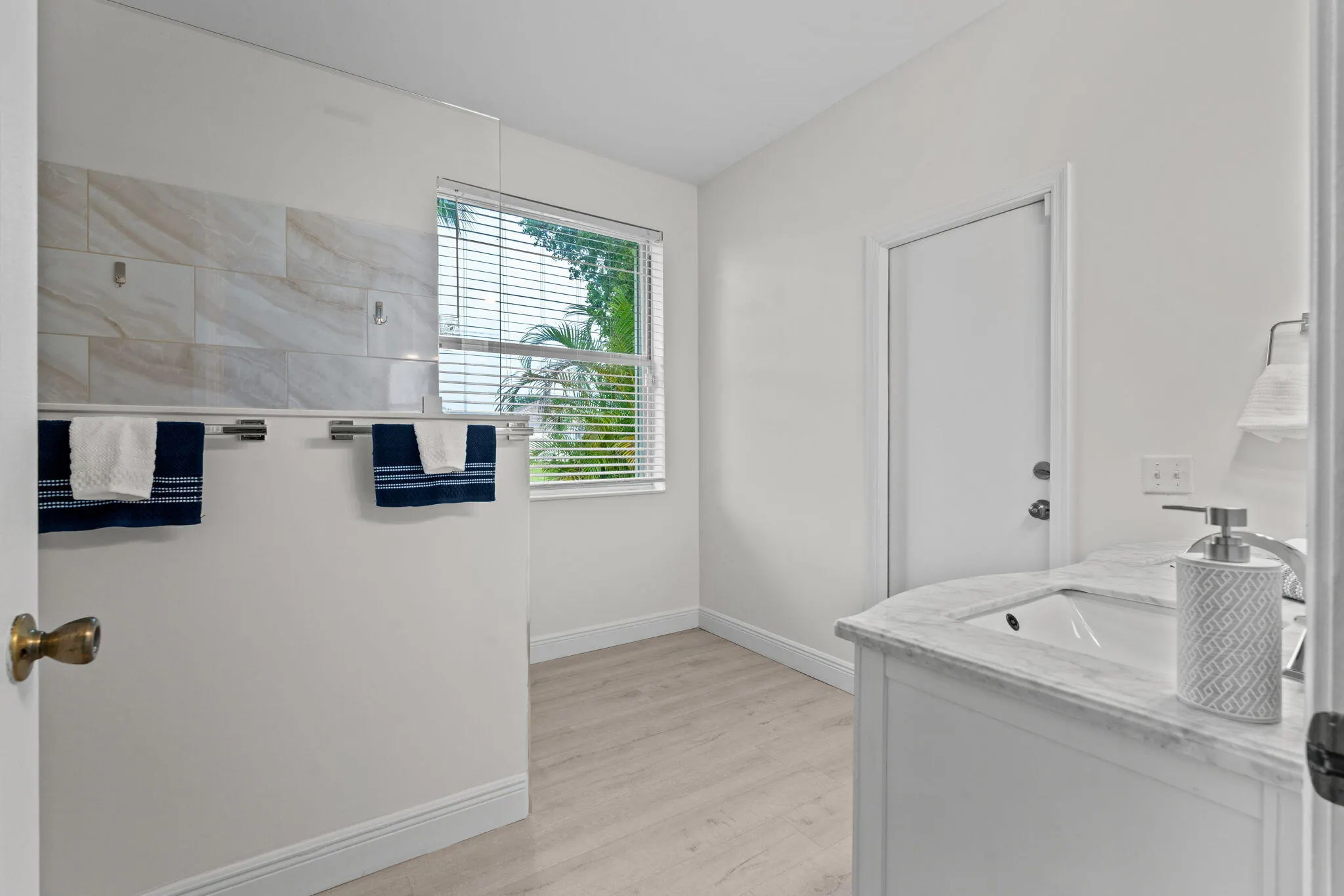 5954 NW 74th Street
