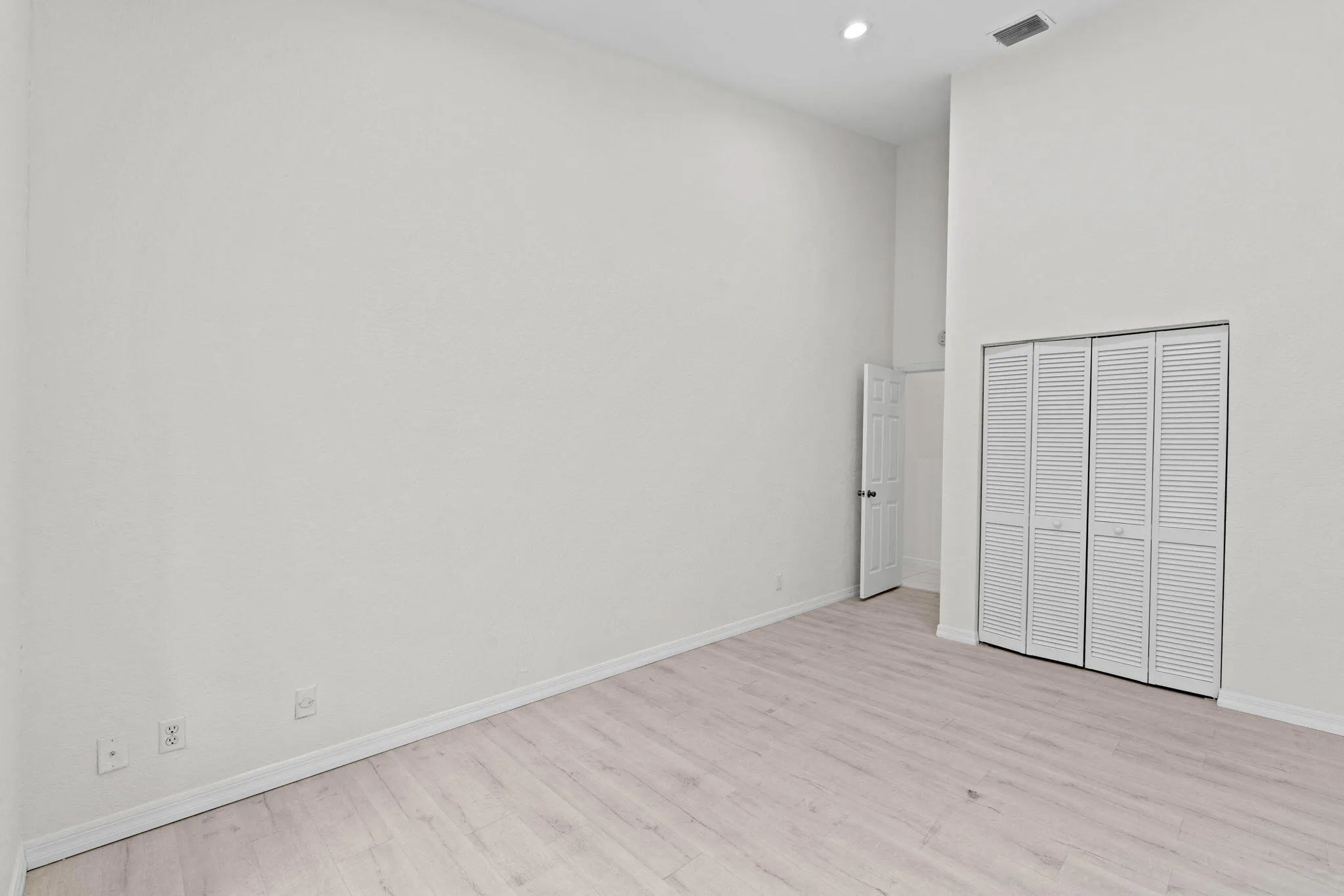 5954 NW 74th Street