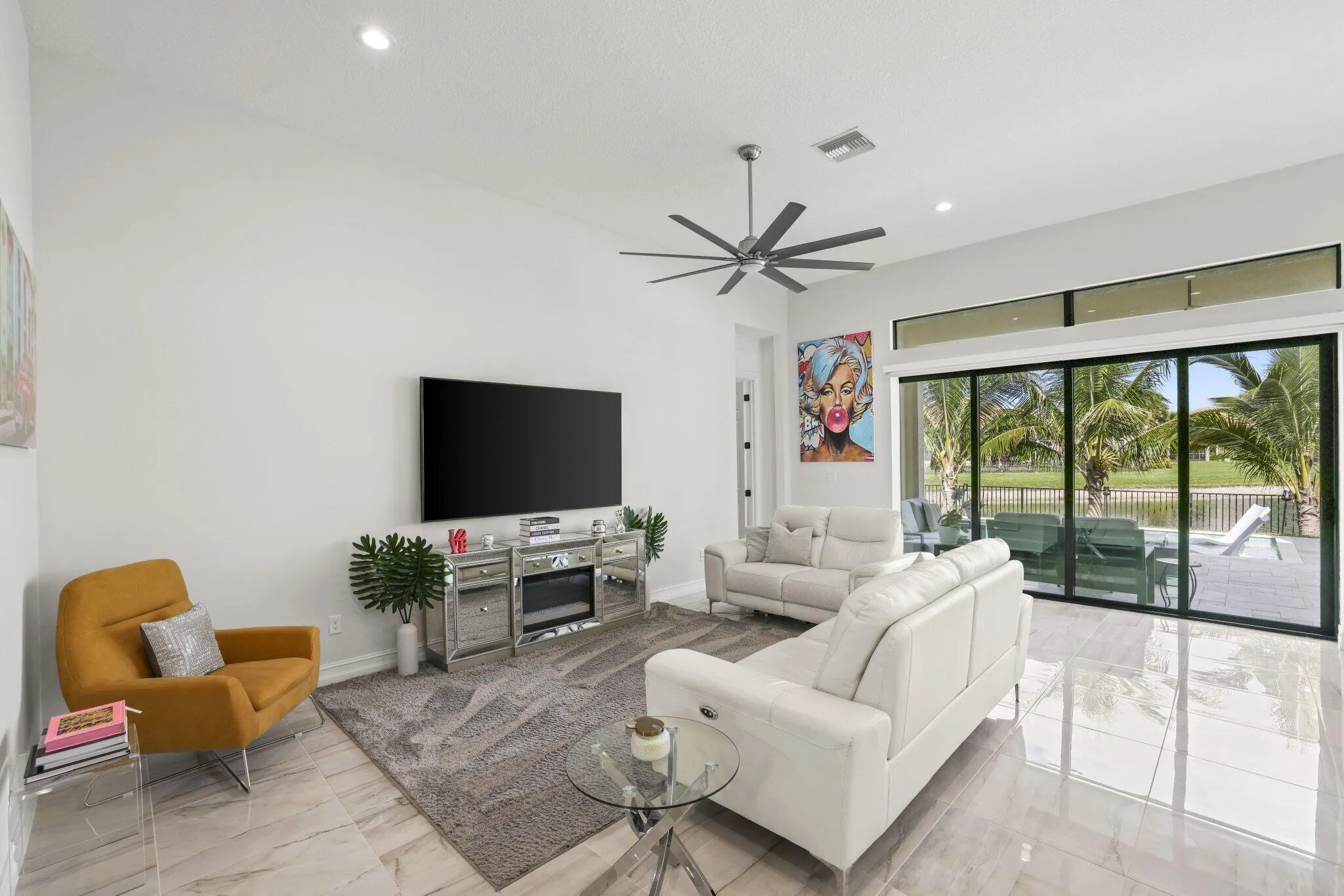 9031 Leon Circle W