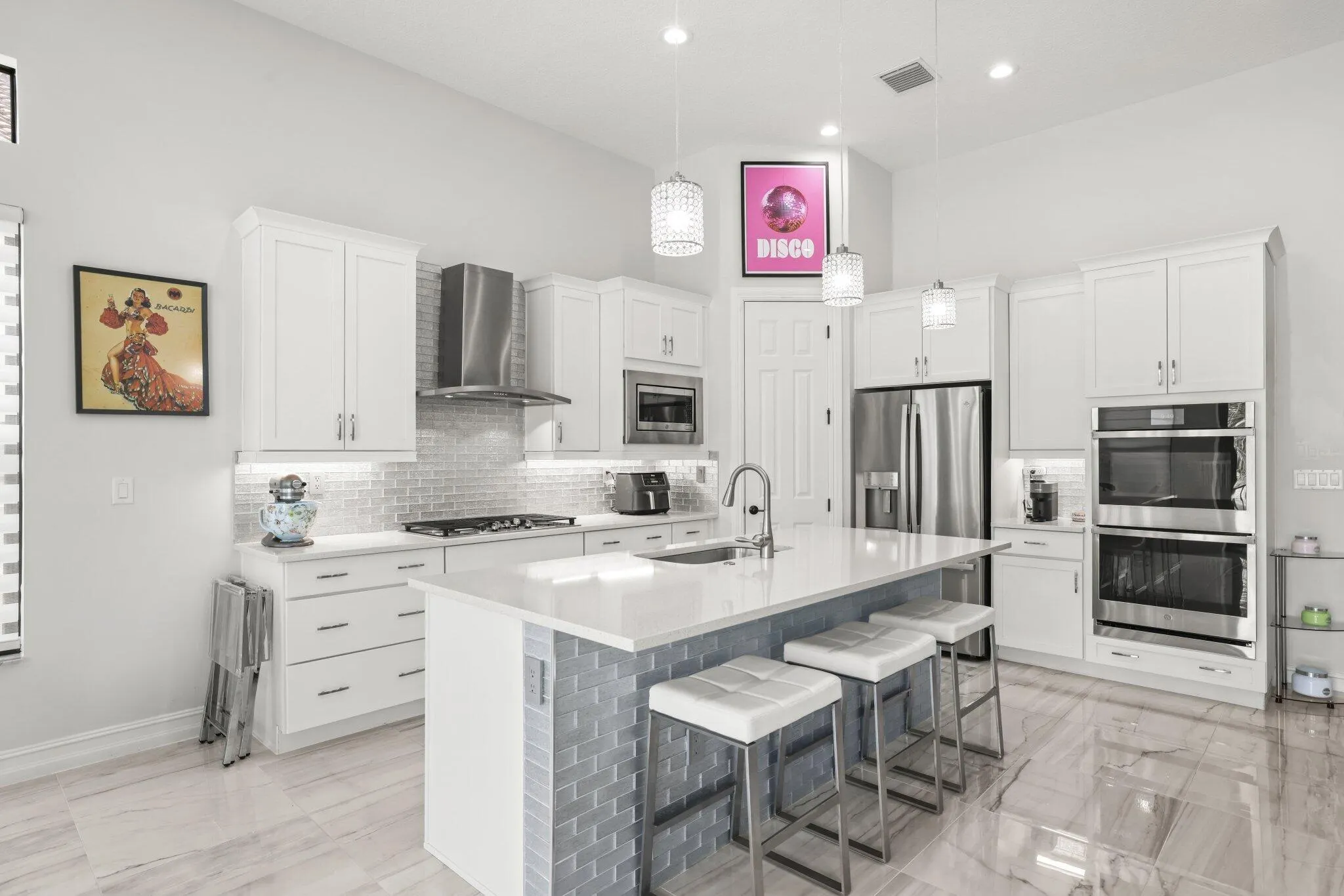 9031 Leon Circle W