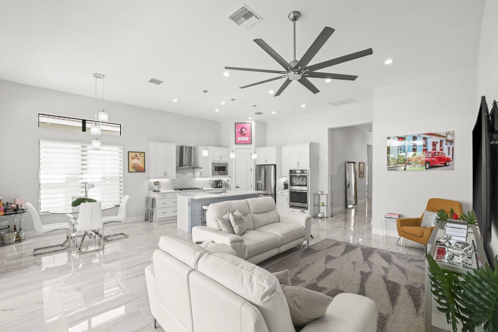 9031 Leon Circle W