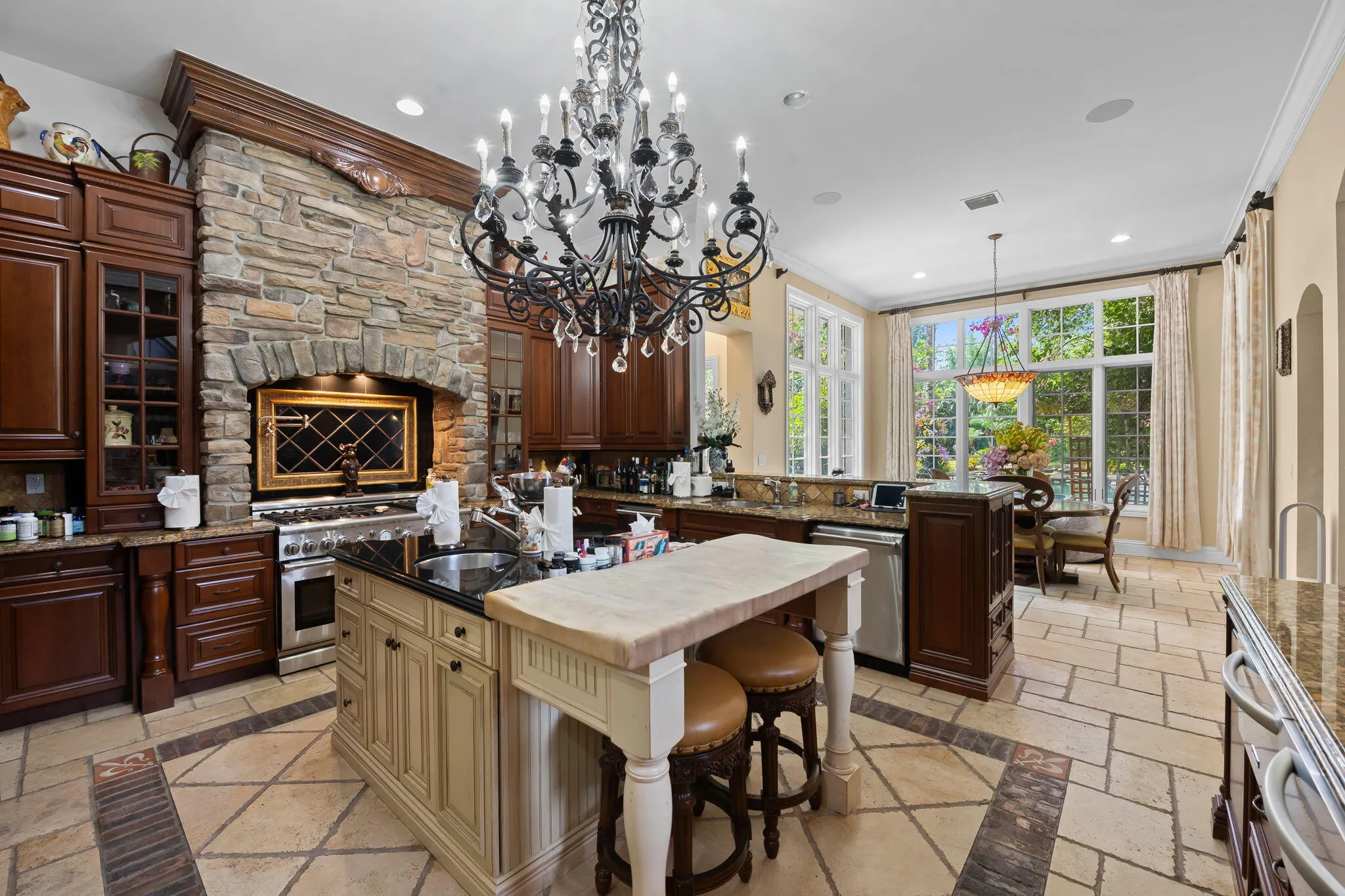 8950 NW 70th Court