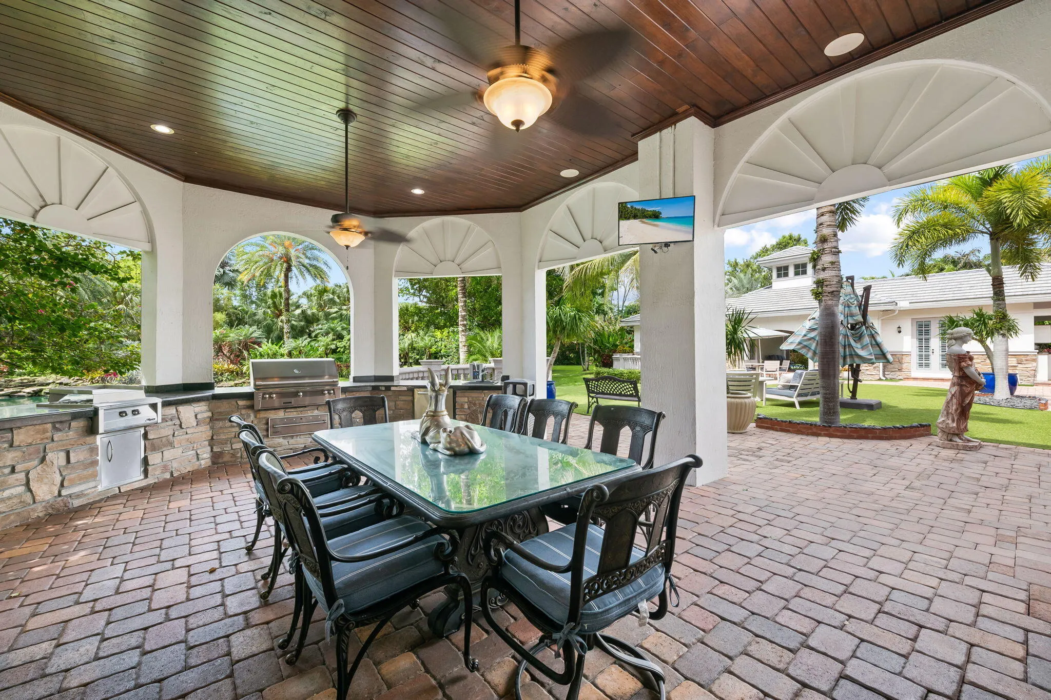 8950 NW 70th Court
