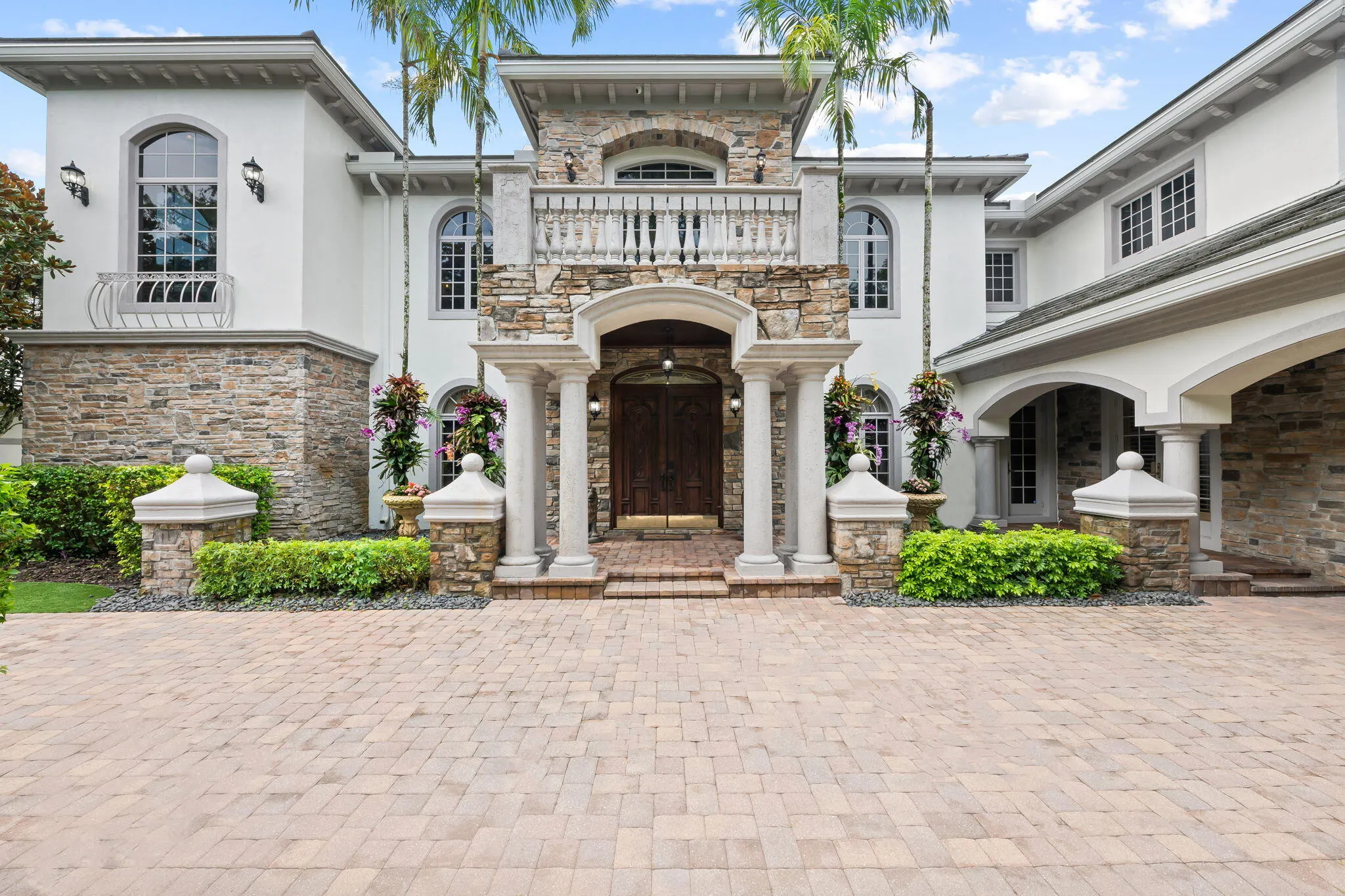8950 NW 70th Court