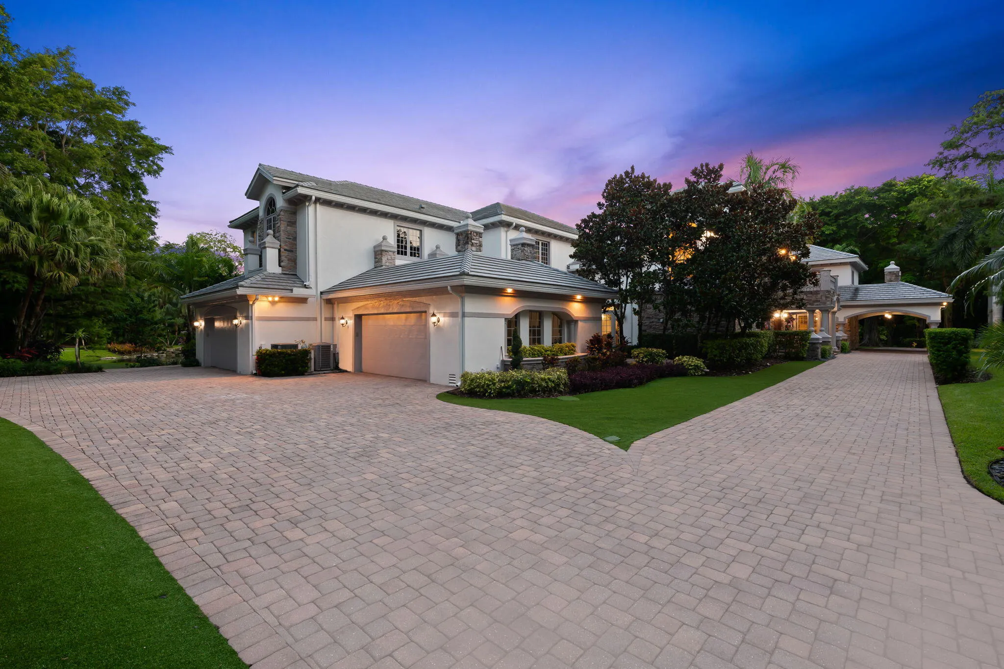 8950 NW 70th Court