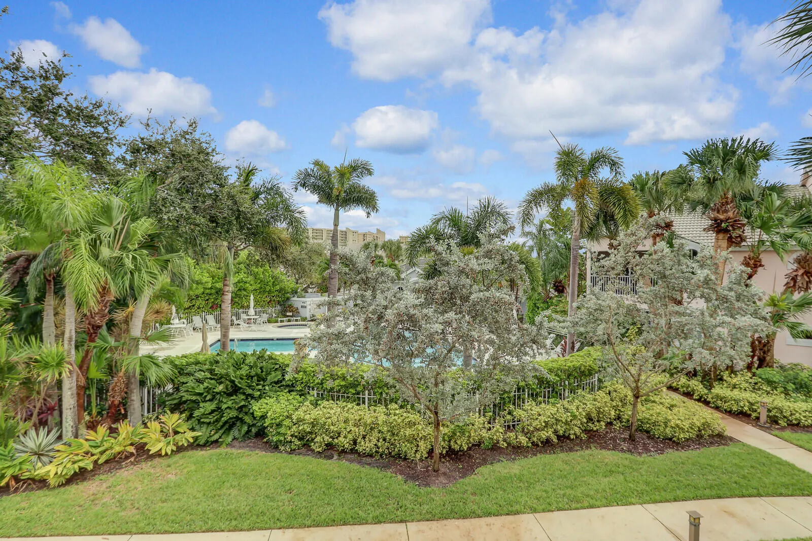 3306 Fairway Drive N