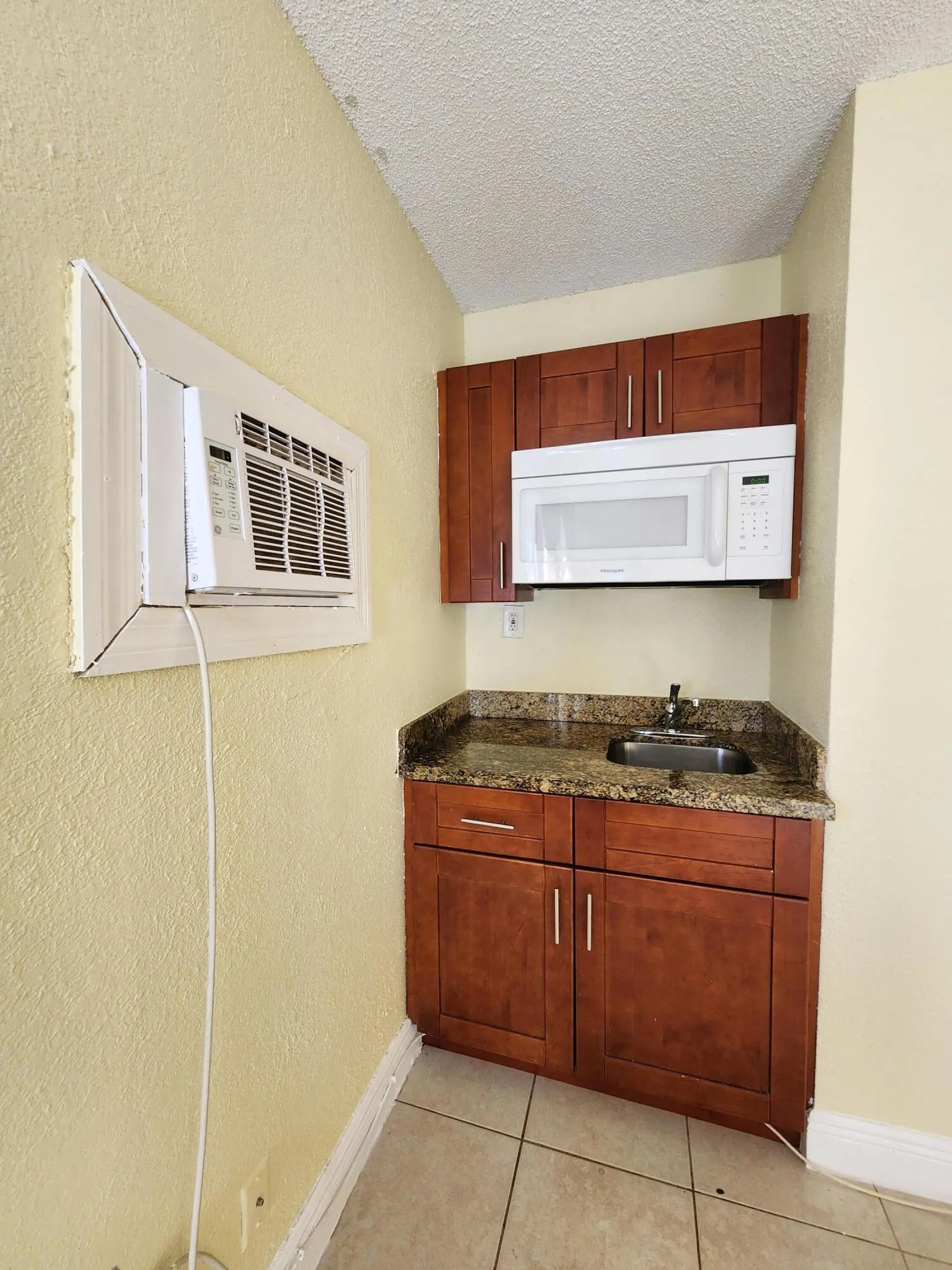 4471 SW 54th Court #1a-2b
