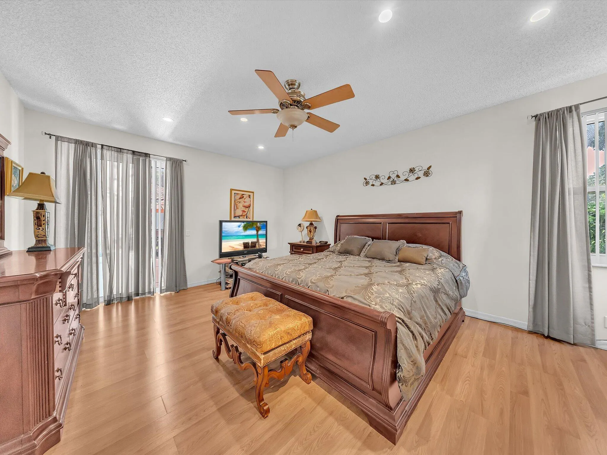6029 NW 74th Street