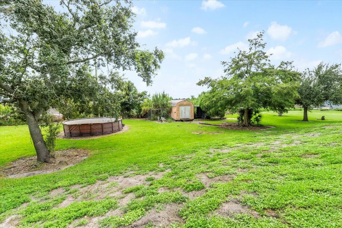 1121 River Road