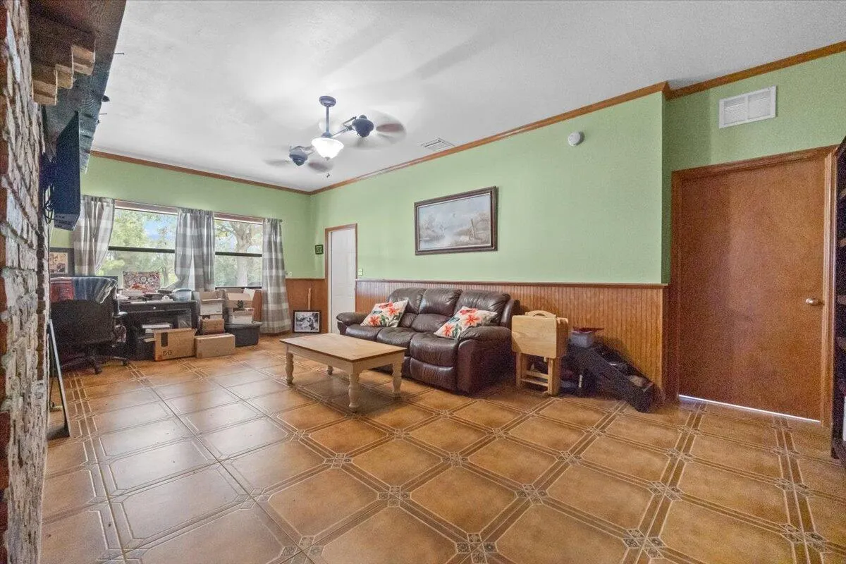 1121 River Road