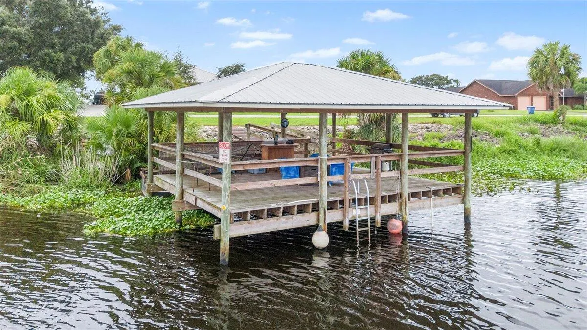 1121 River Road
