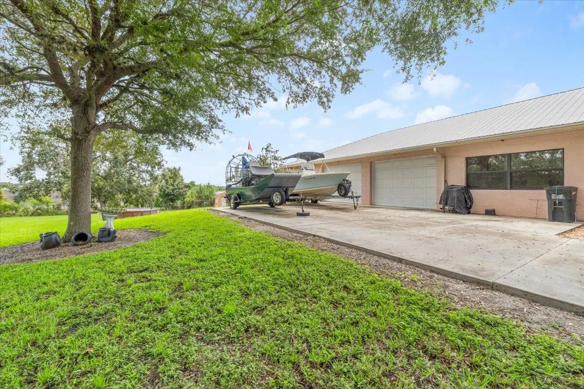 1121 River Road