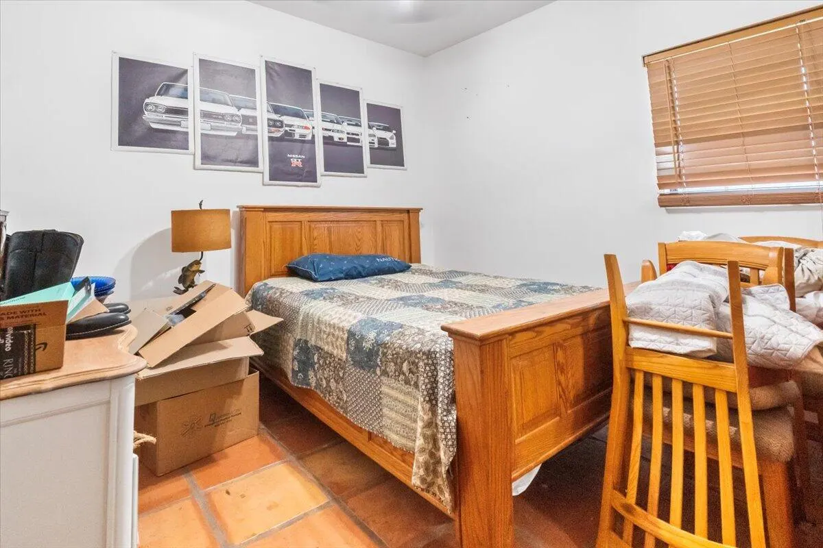 1121 River Road