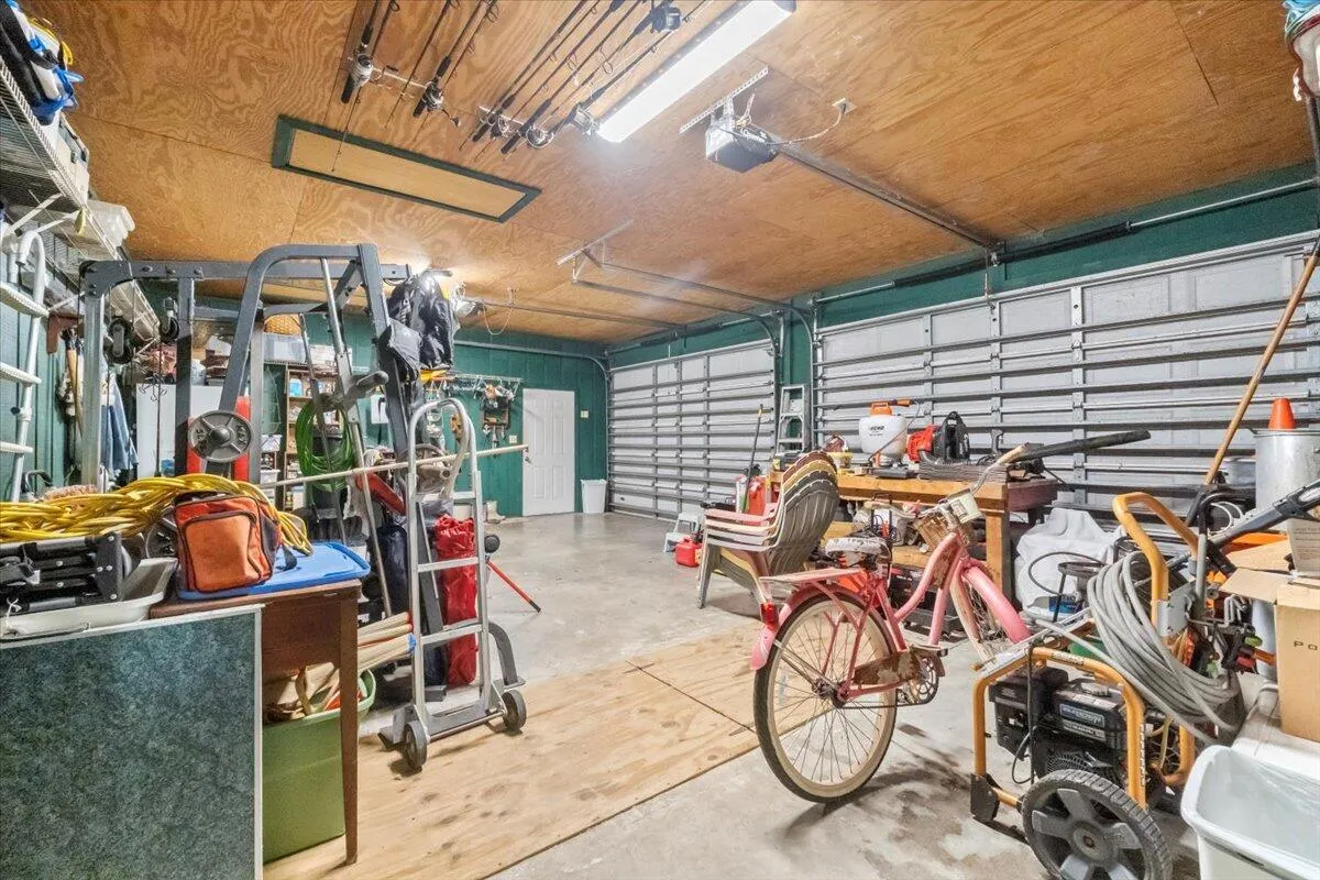 1121 River Road