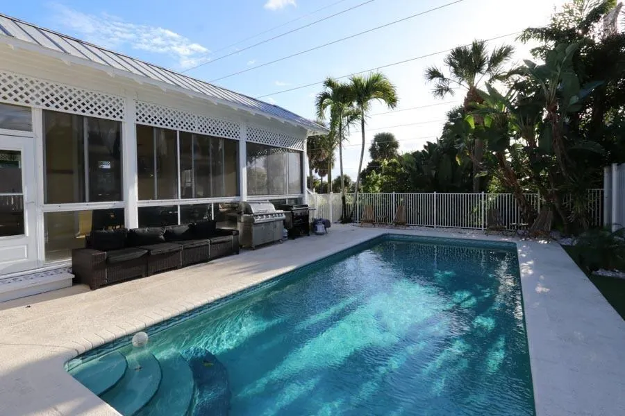 400 Seaside Lane