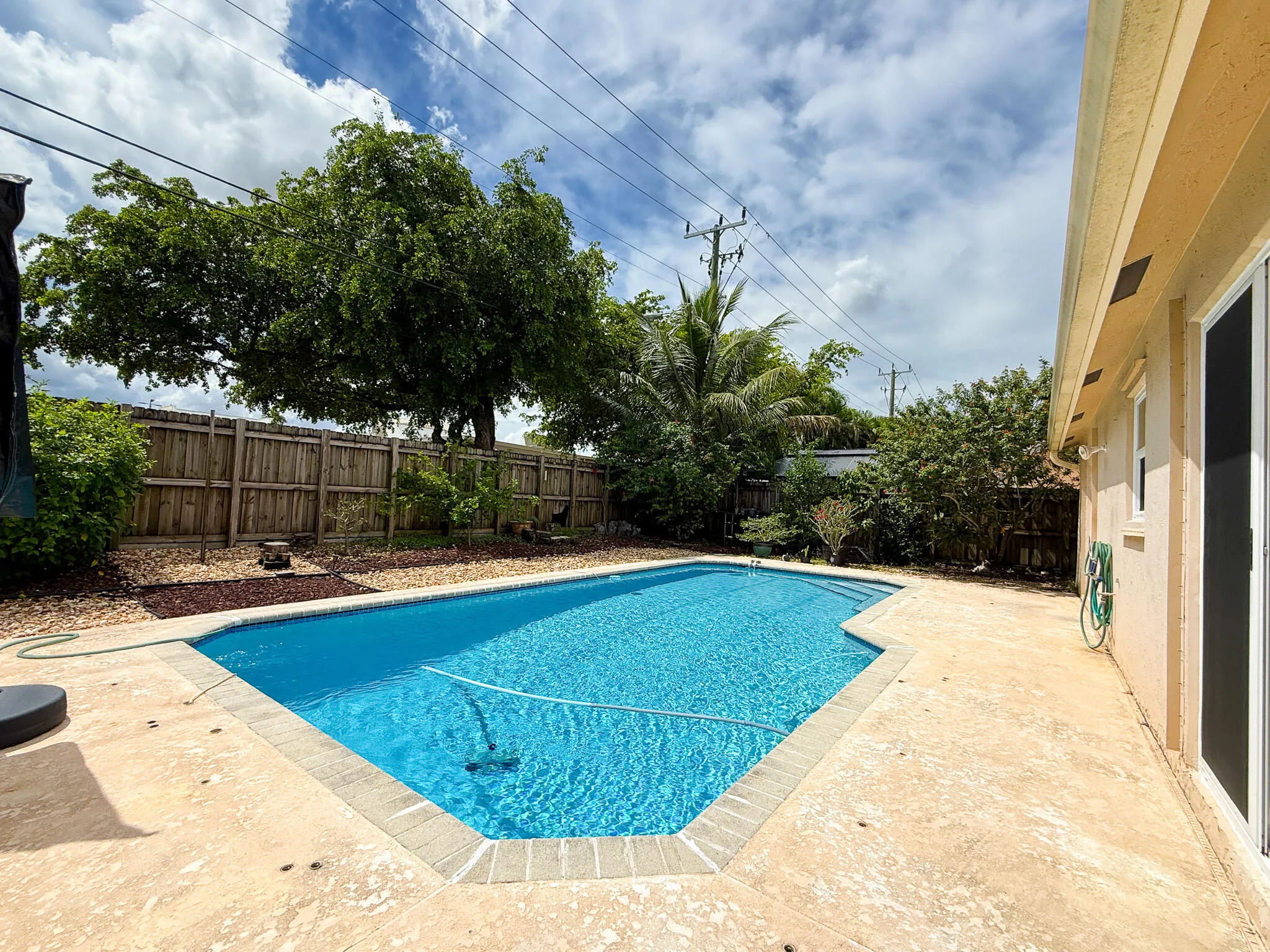 4786 NW 14th Street