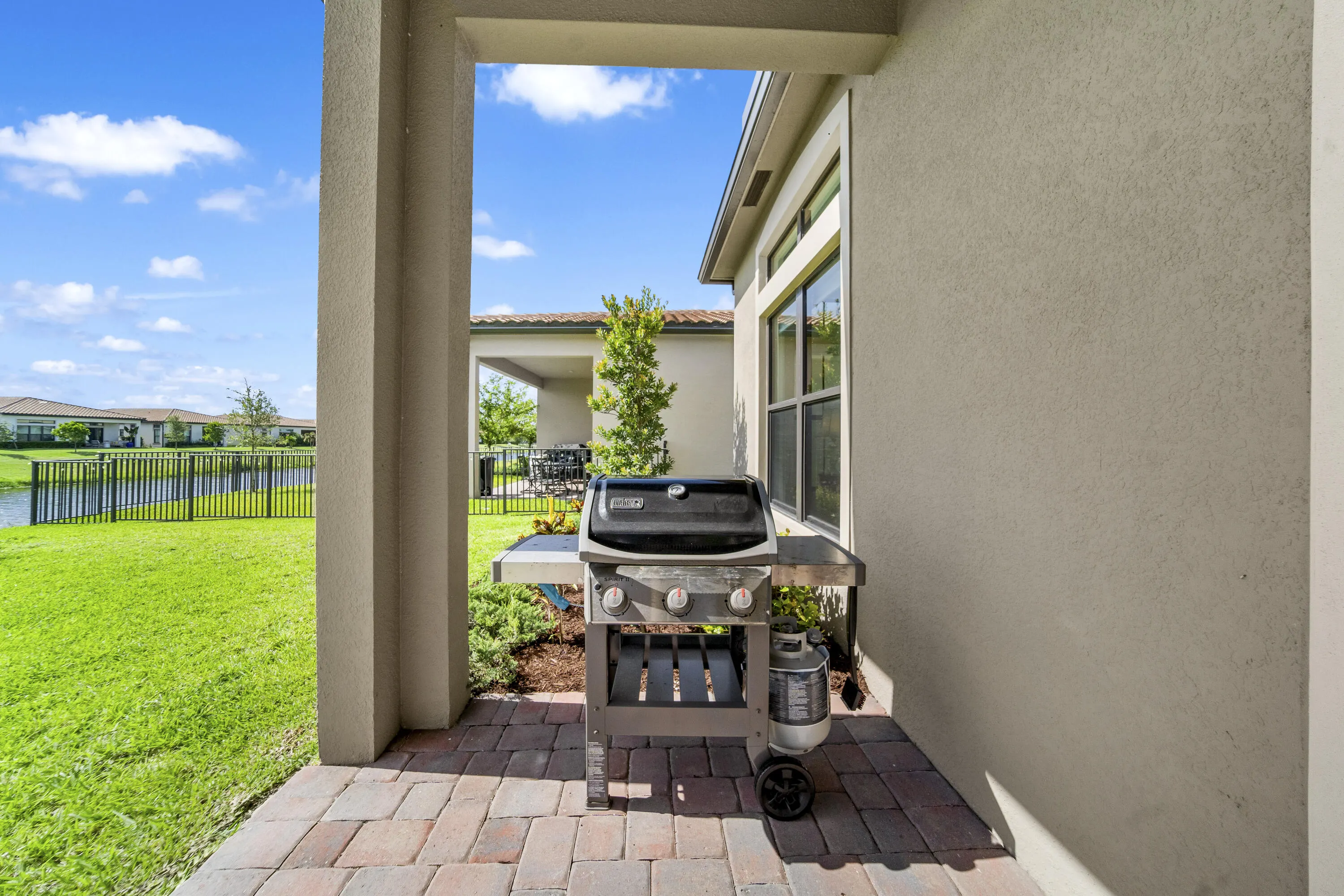 8098 LIBERTY Way