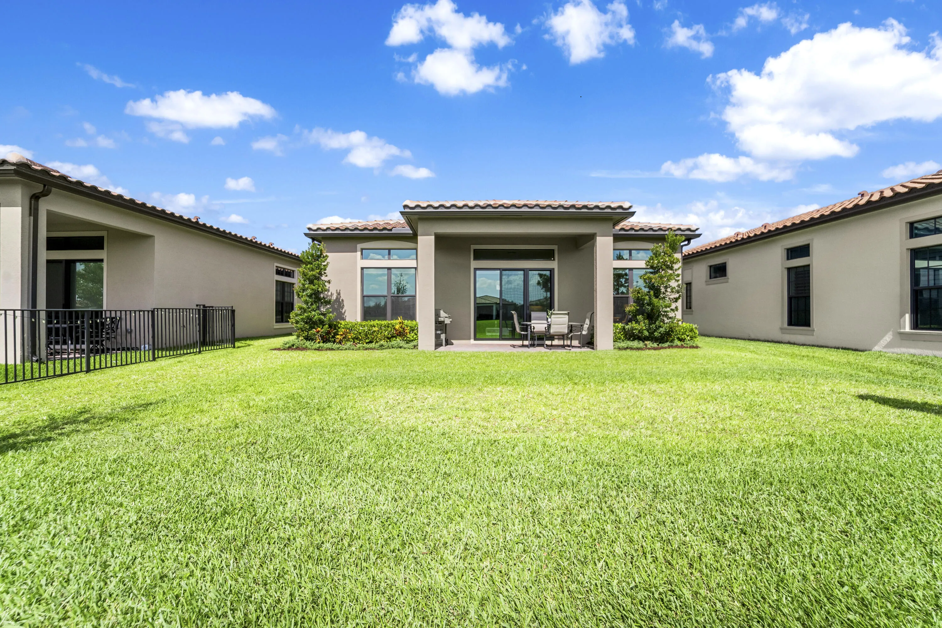 8098 LIBERTY Way