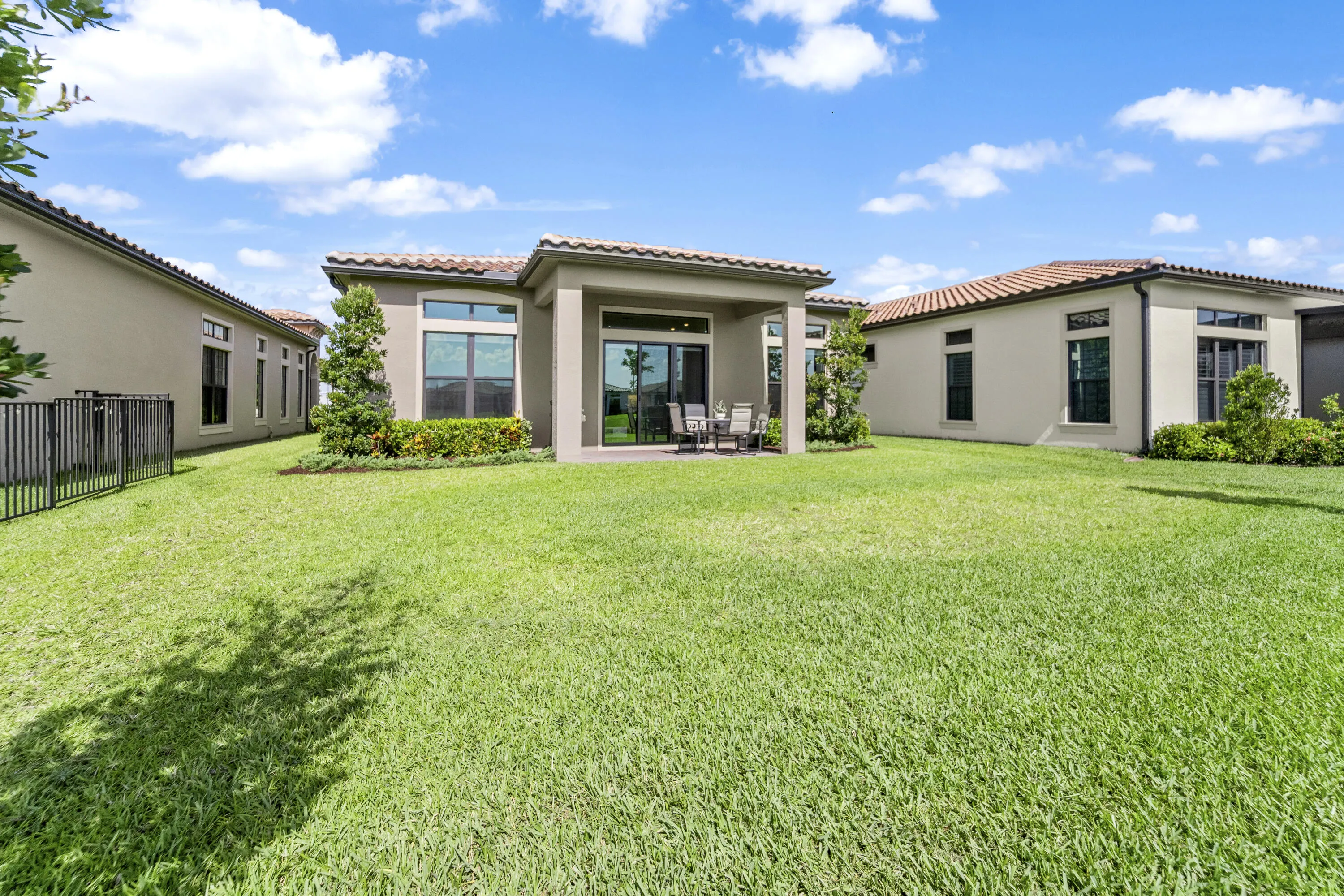 8098 LIBERTY Way