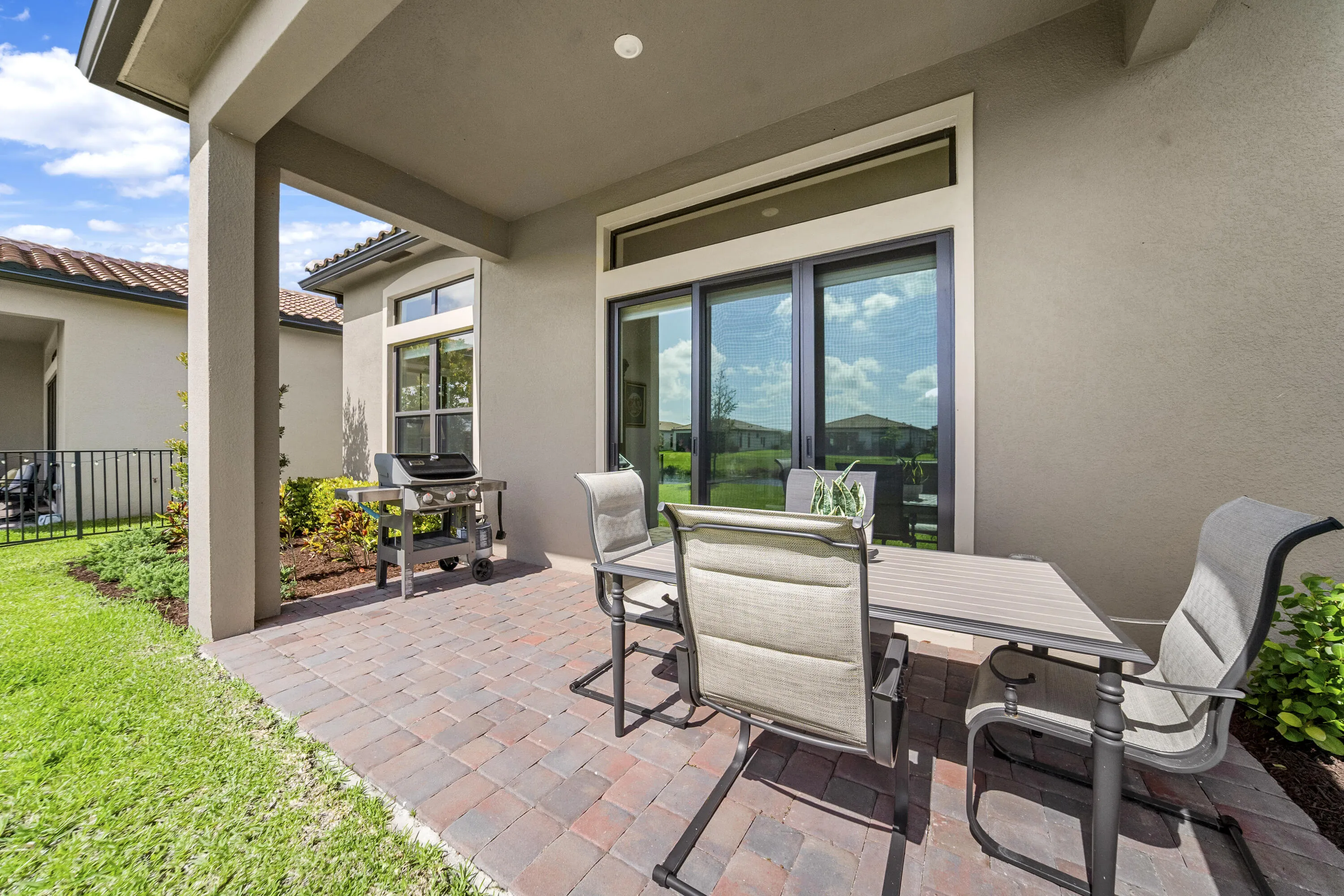 8098 LIBERTY Way