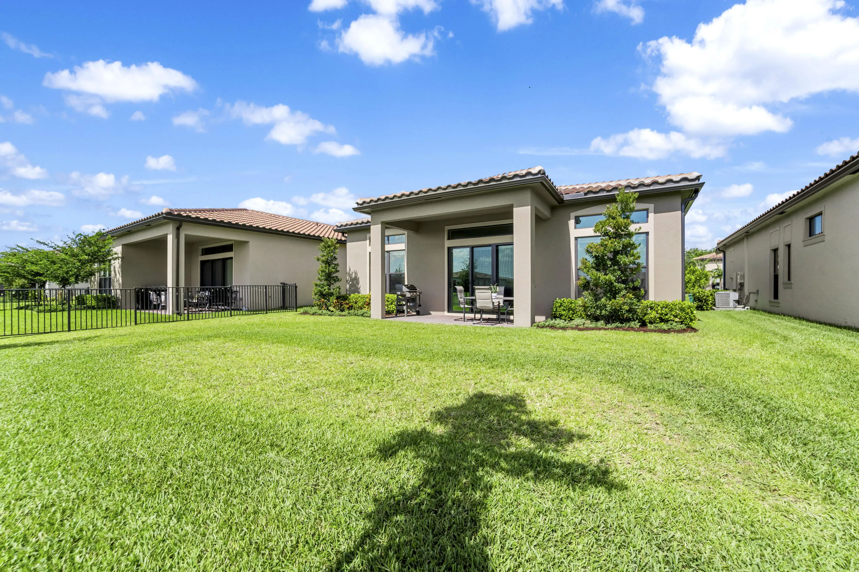 8098 LIBERTY Way