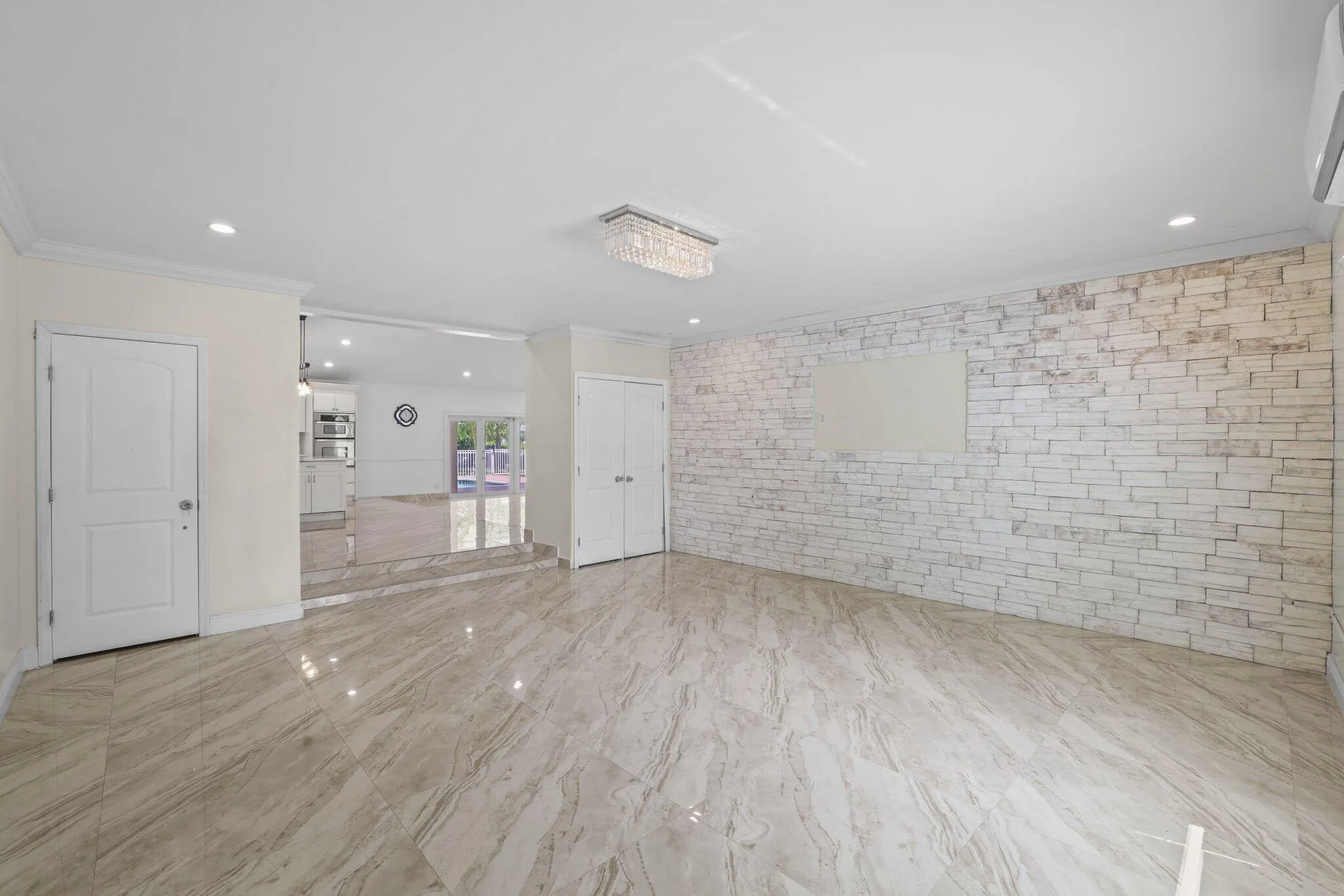 6344 NW 74th Terrace
