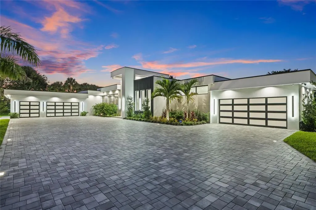 8795 Valencia Court