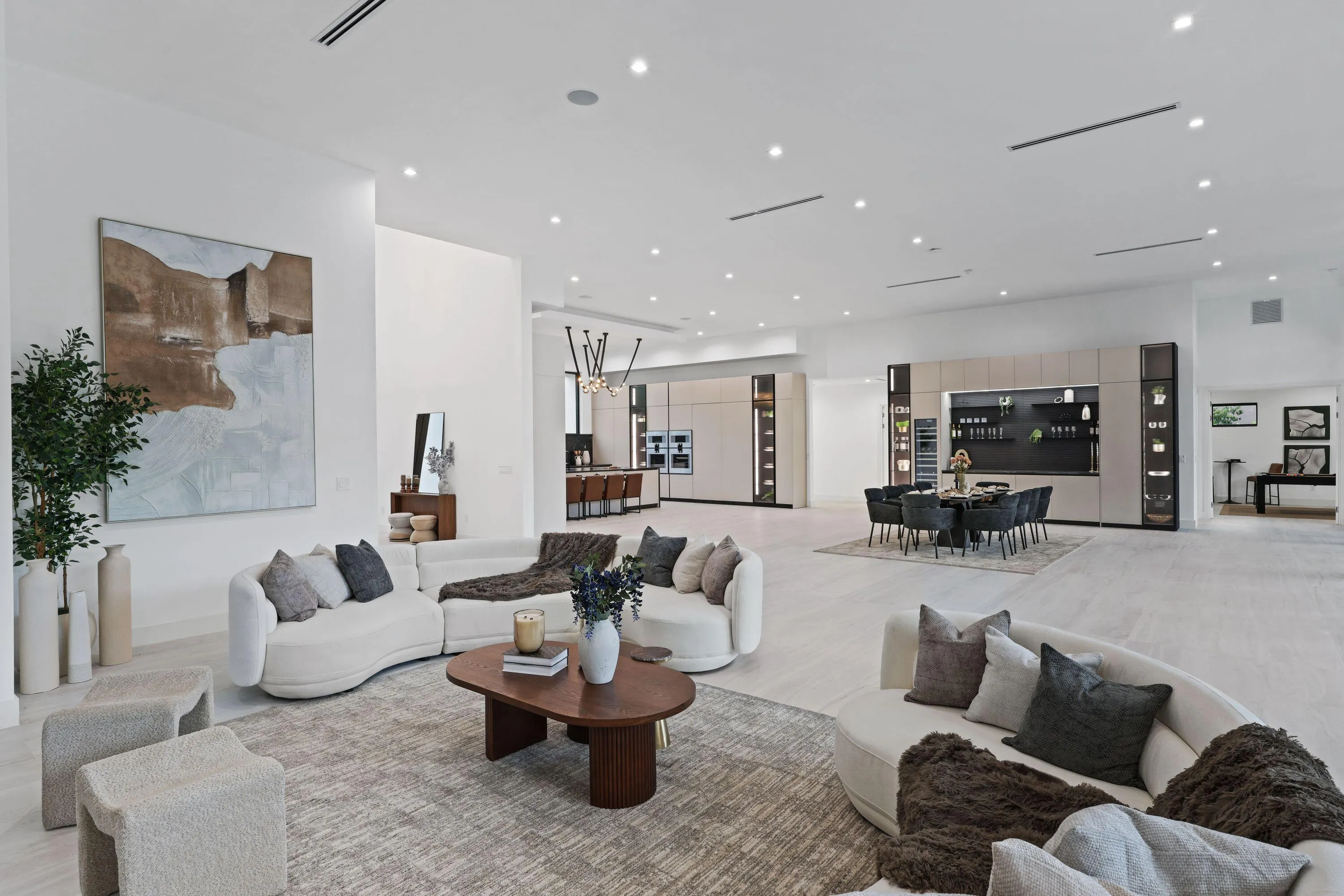 8795 Valencia Court