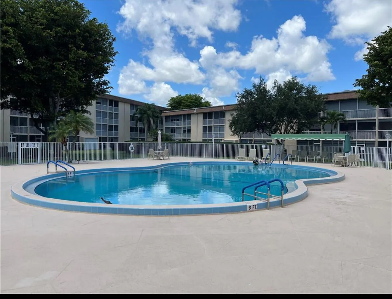 400 VILLAGE GREEN Circle W #205