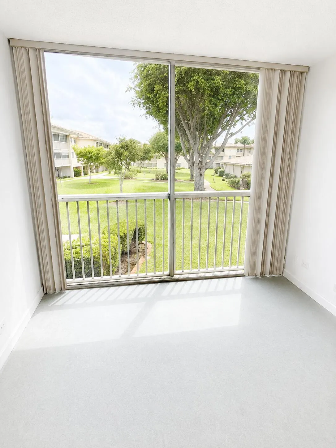400 VILLAGE GREEN Circle W #205